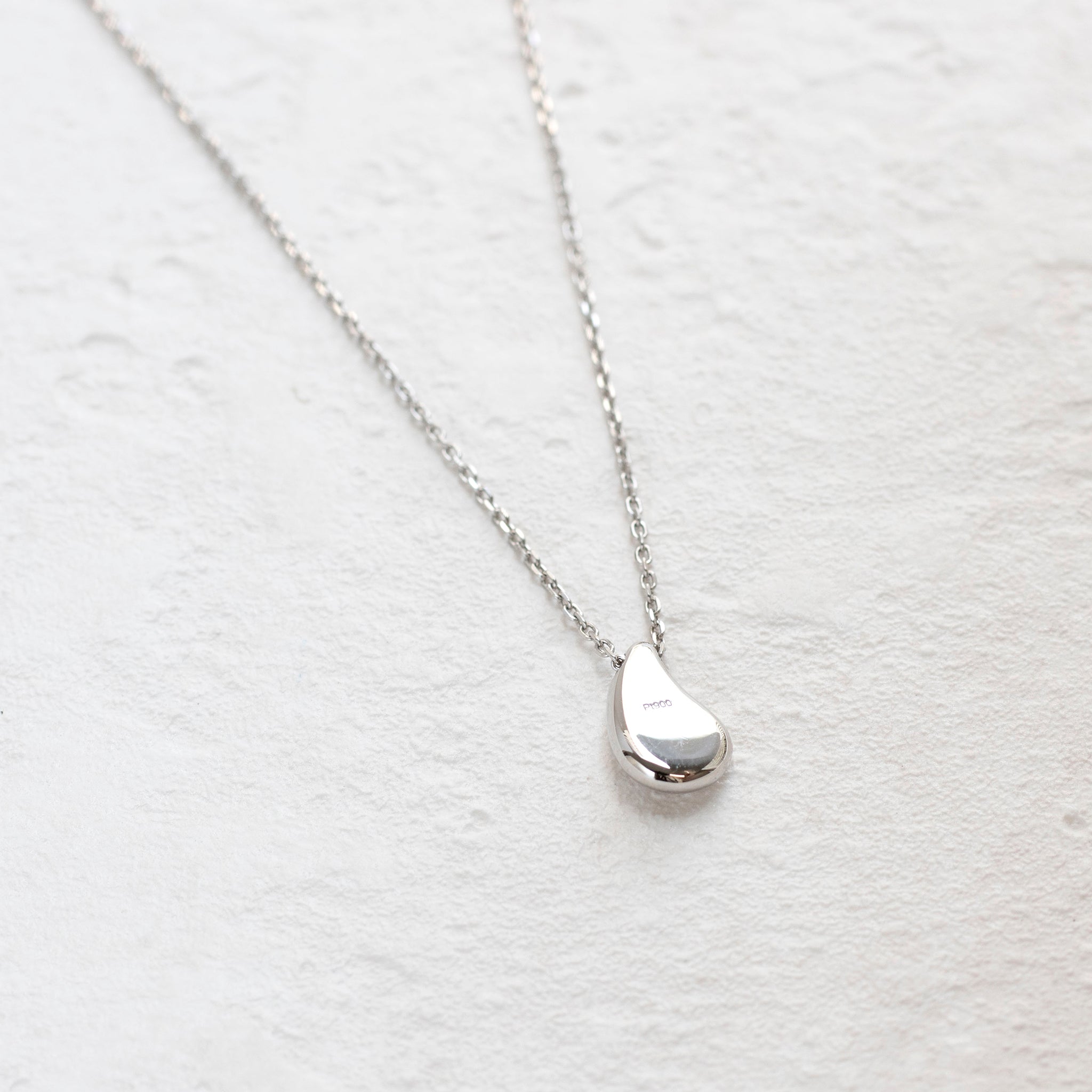 プラチナネックレス(雫モチーフ)《25N01903》