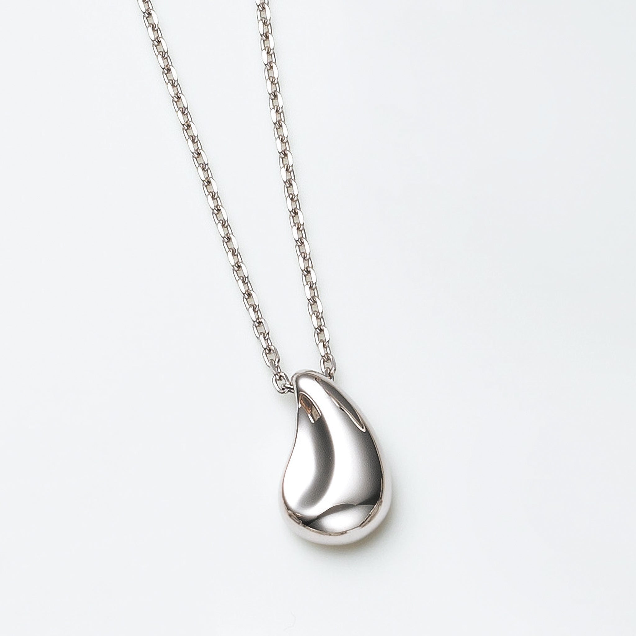 プラチナネックレス(雫モチーフ)《25N01903》