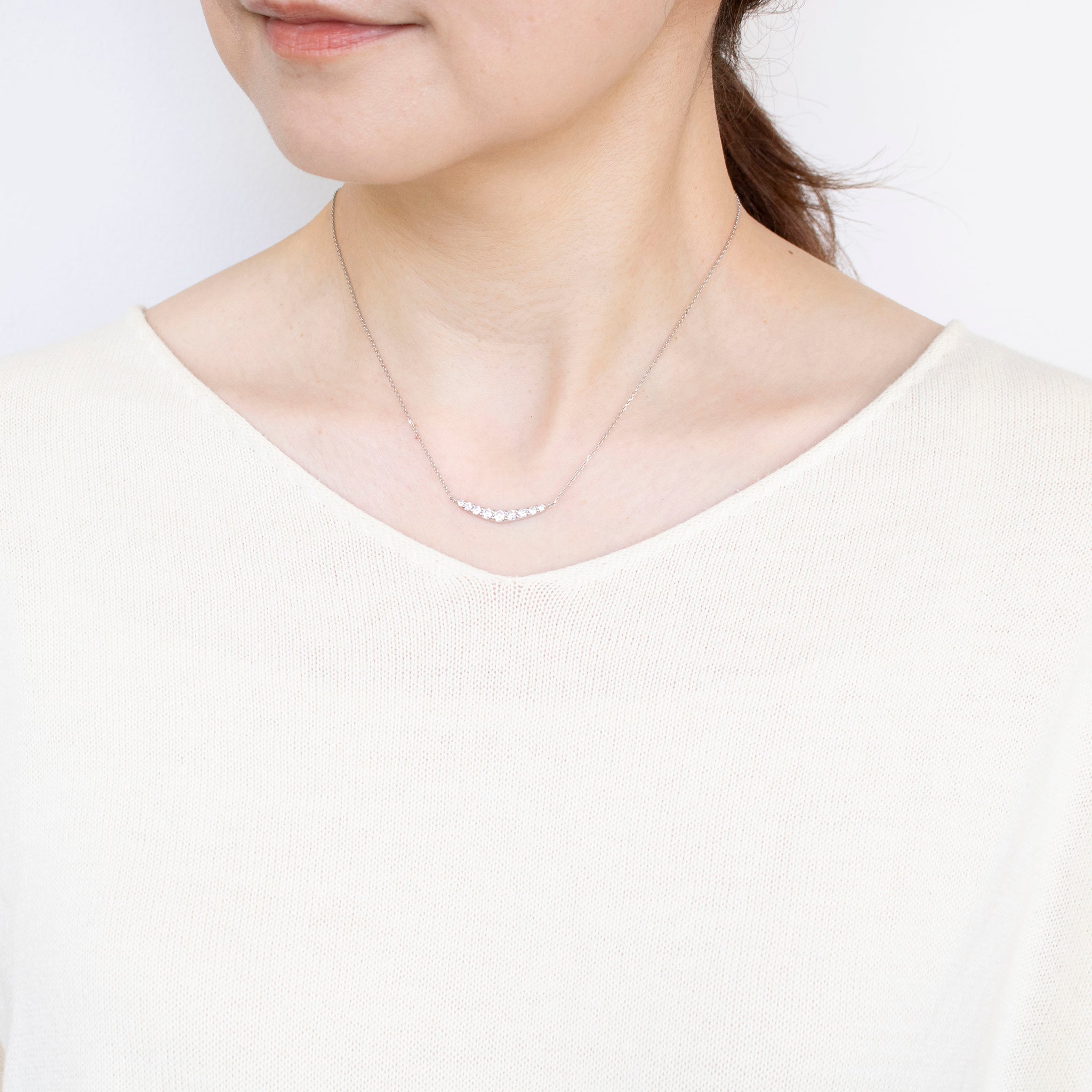 ダイヤモンド プラチナネックレス(4月誕生石/鑑別書付)《25N01904》