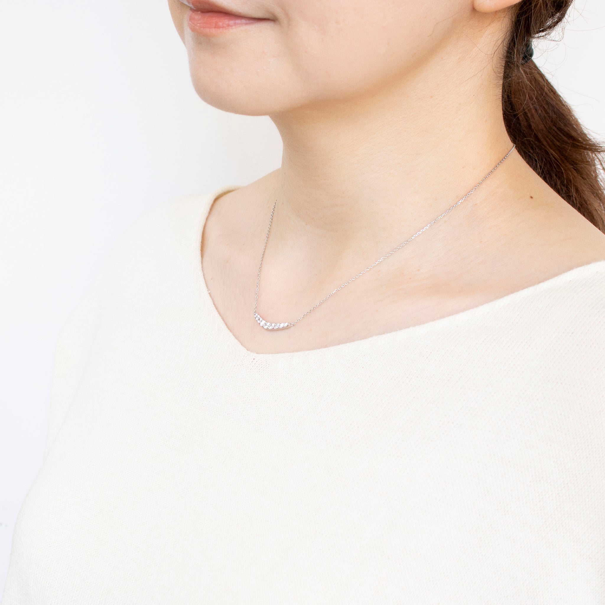 ダイヤモンド プラチナネックレス(4月誕生石/鑑別書付)《25N01904》