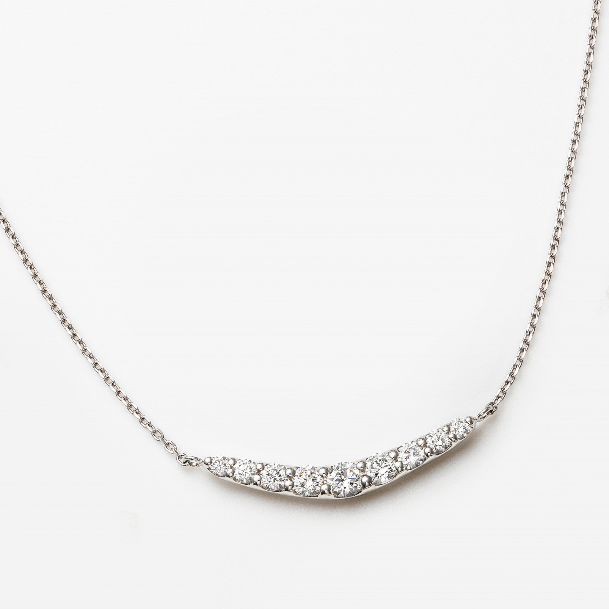 ダイヤモンド プラチナネックレス(4月誕生石/鑑別書付)《25N01904》