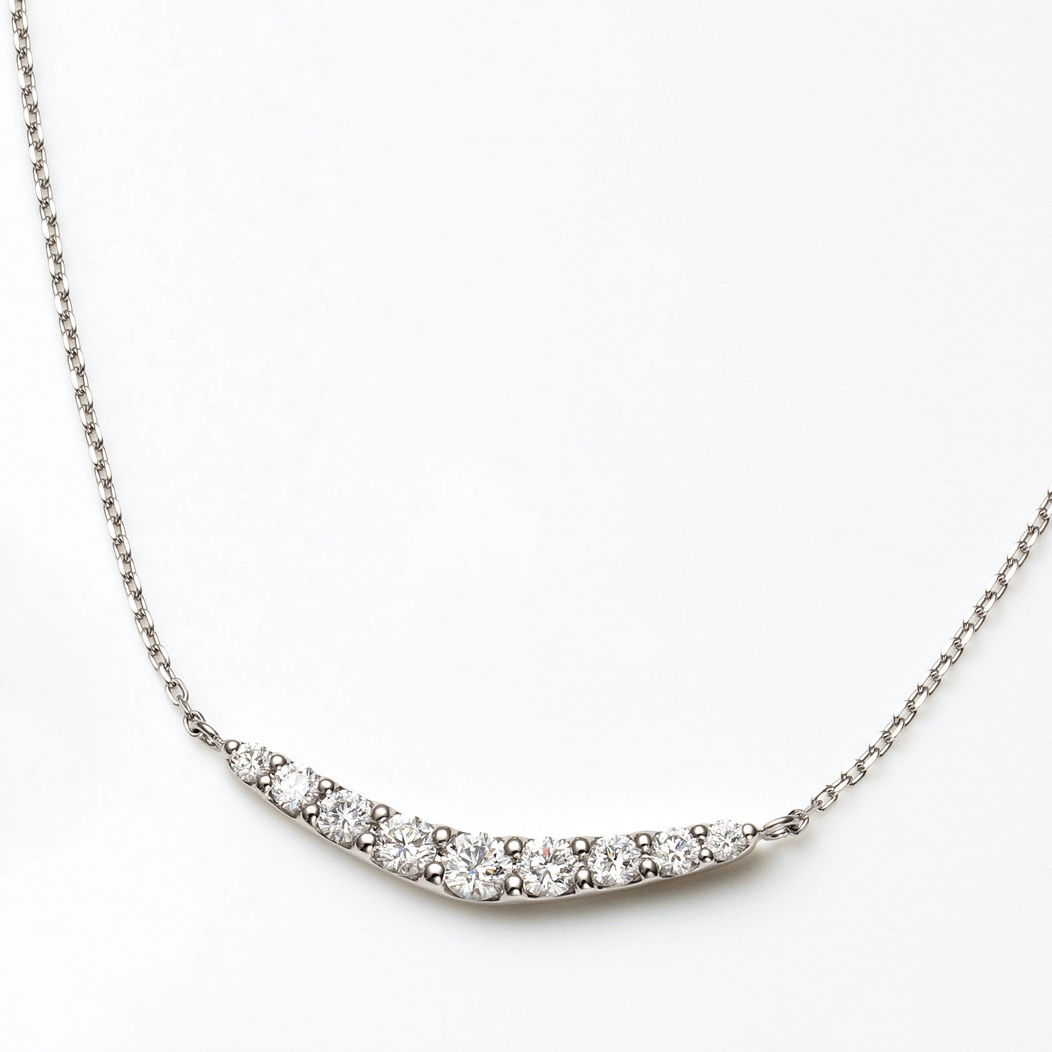 ダイヤモンド プラチナネックレス(4月誕生石/鑑別書付)《25N01904》