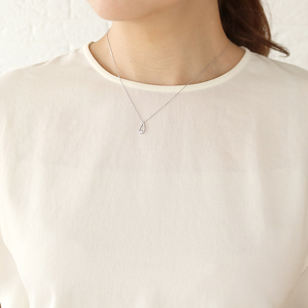 ダイヤモンド プラチナネックレス(雫モチーフ/4月誕生石)《25N01907》