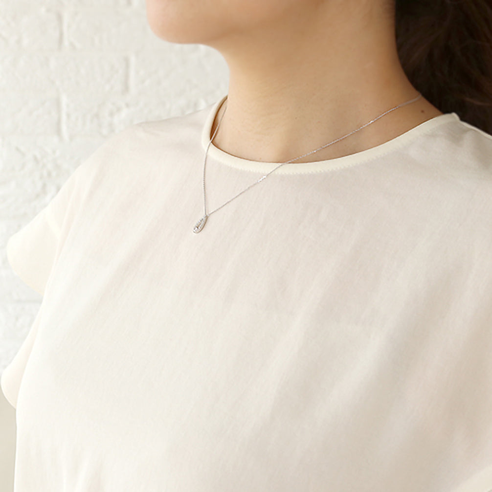 ダイヤモンド プラチナネックレス(雫モチーフ/4月誕生石)《25N01907》