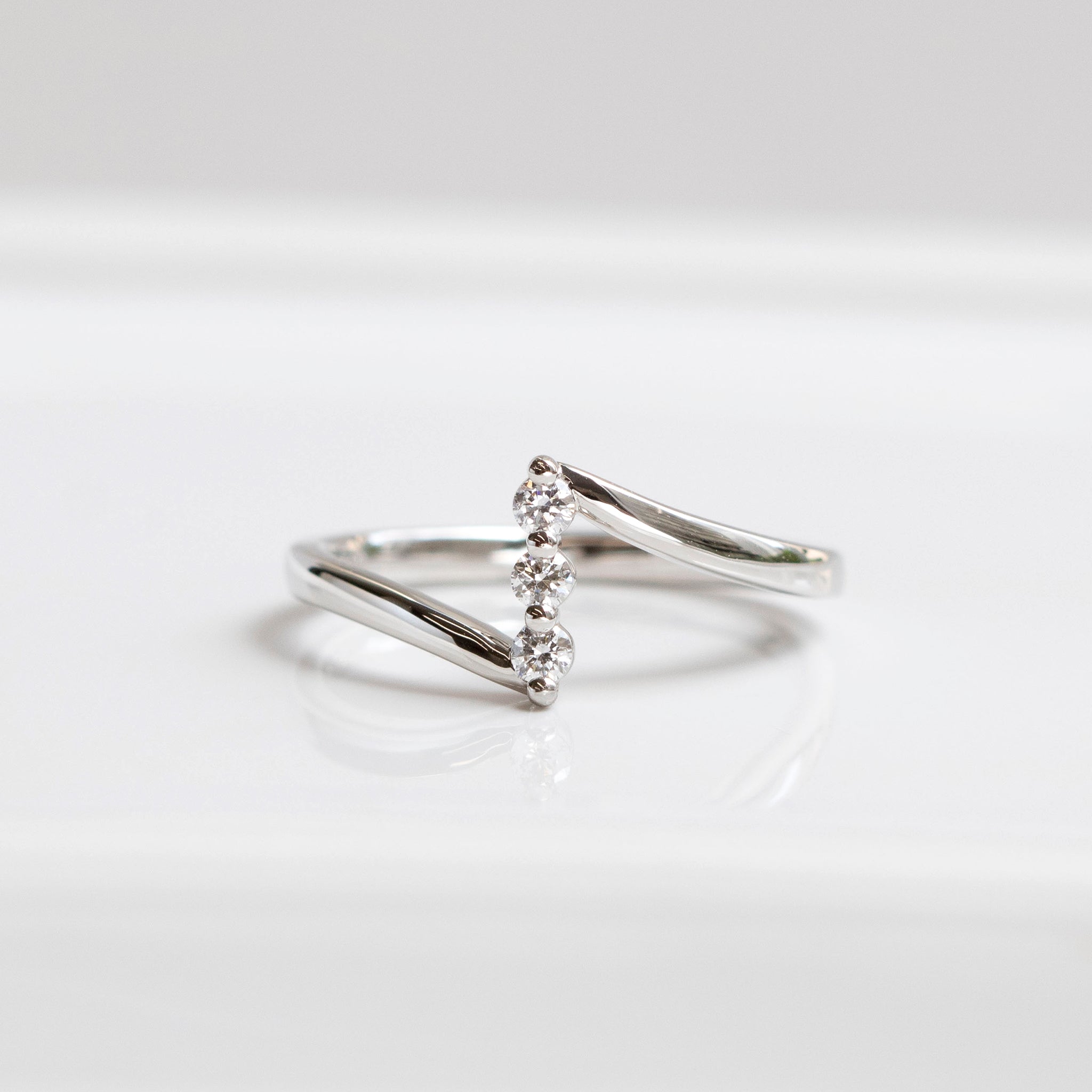 ダイヤモンド プラチナリング(4月誕生石)《25N01908》