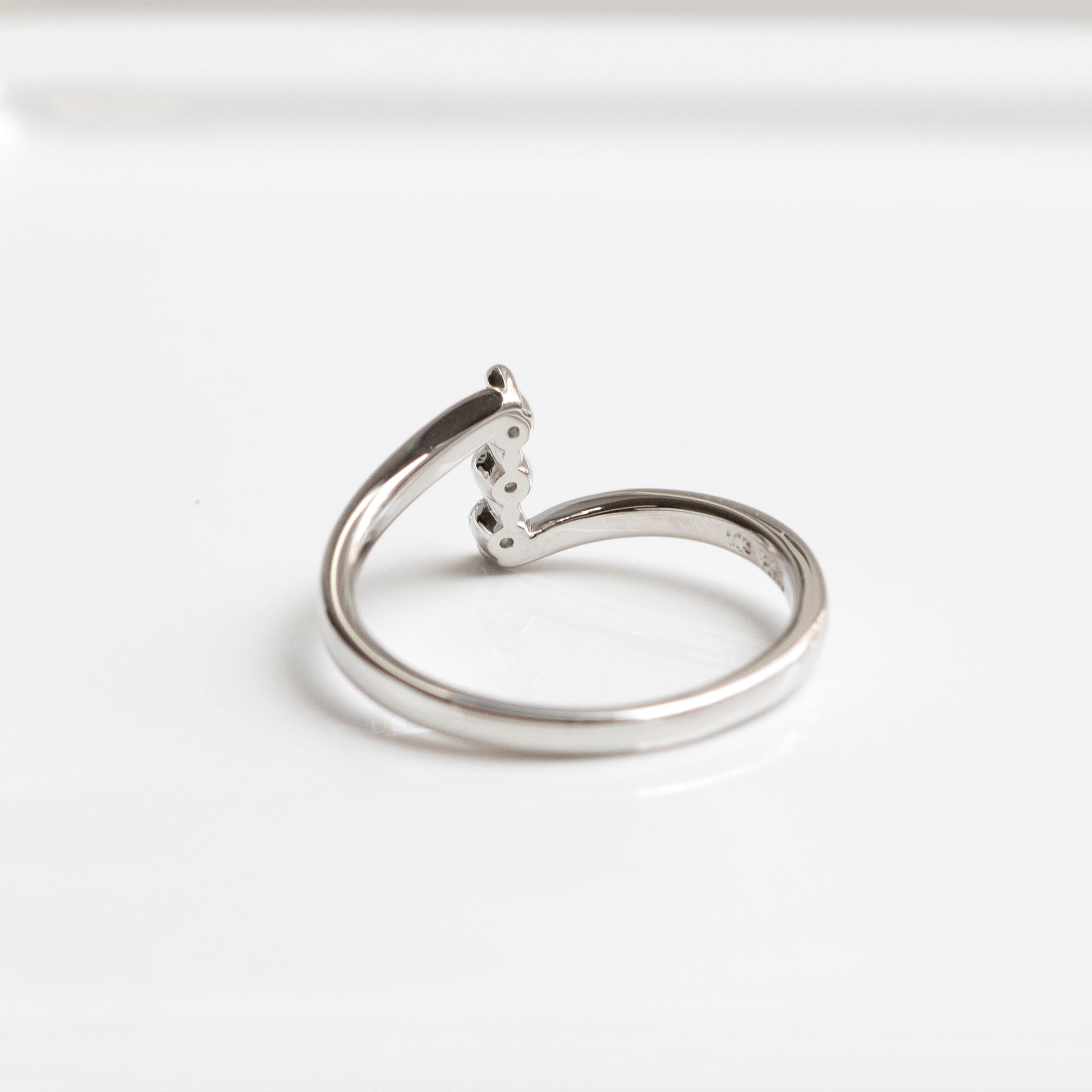 ダイヤモンド プラチナリング(4月誕生石)《25N01908》