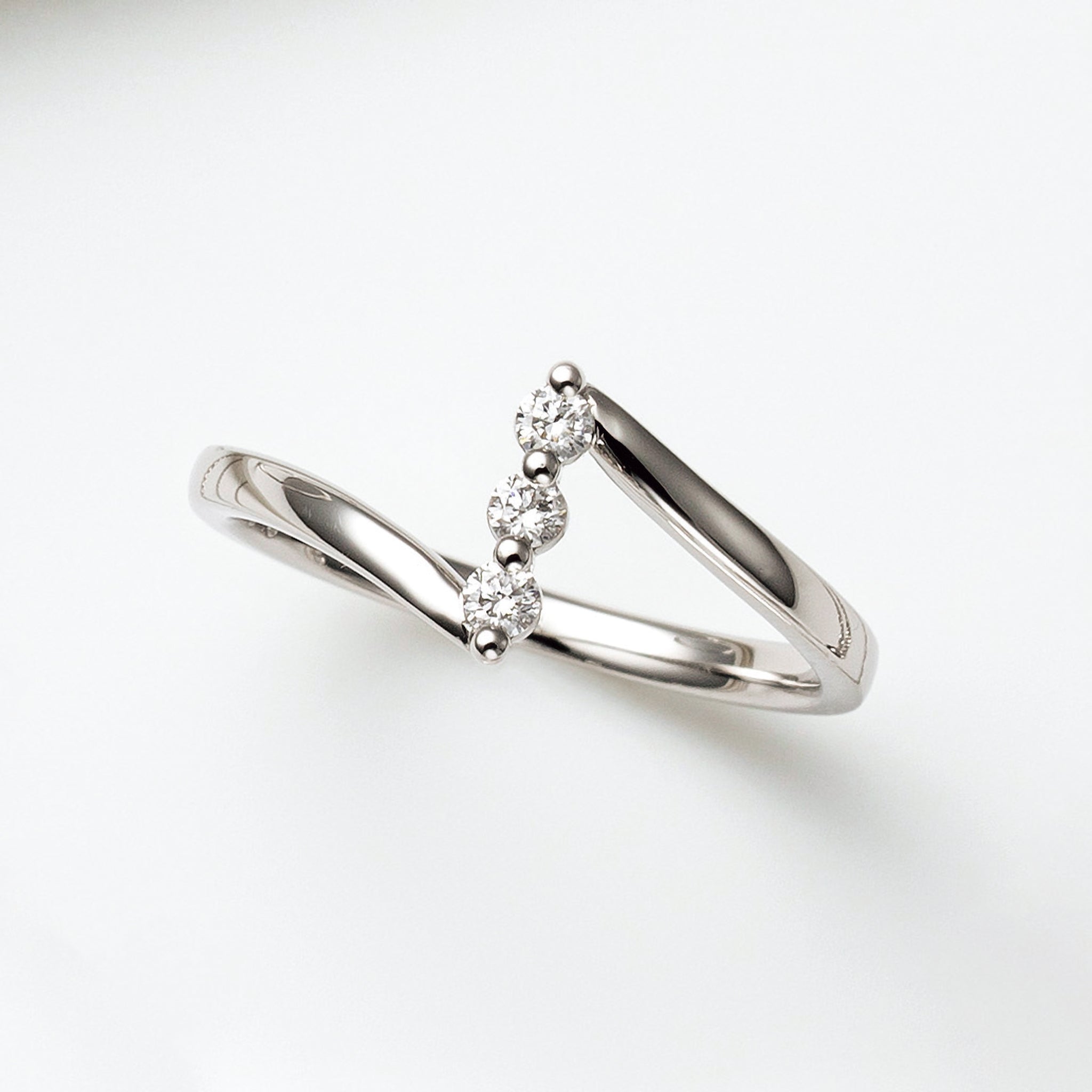 ダイヤモンド プラチナリング(4月誕生石)《25N01908》