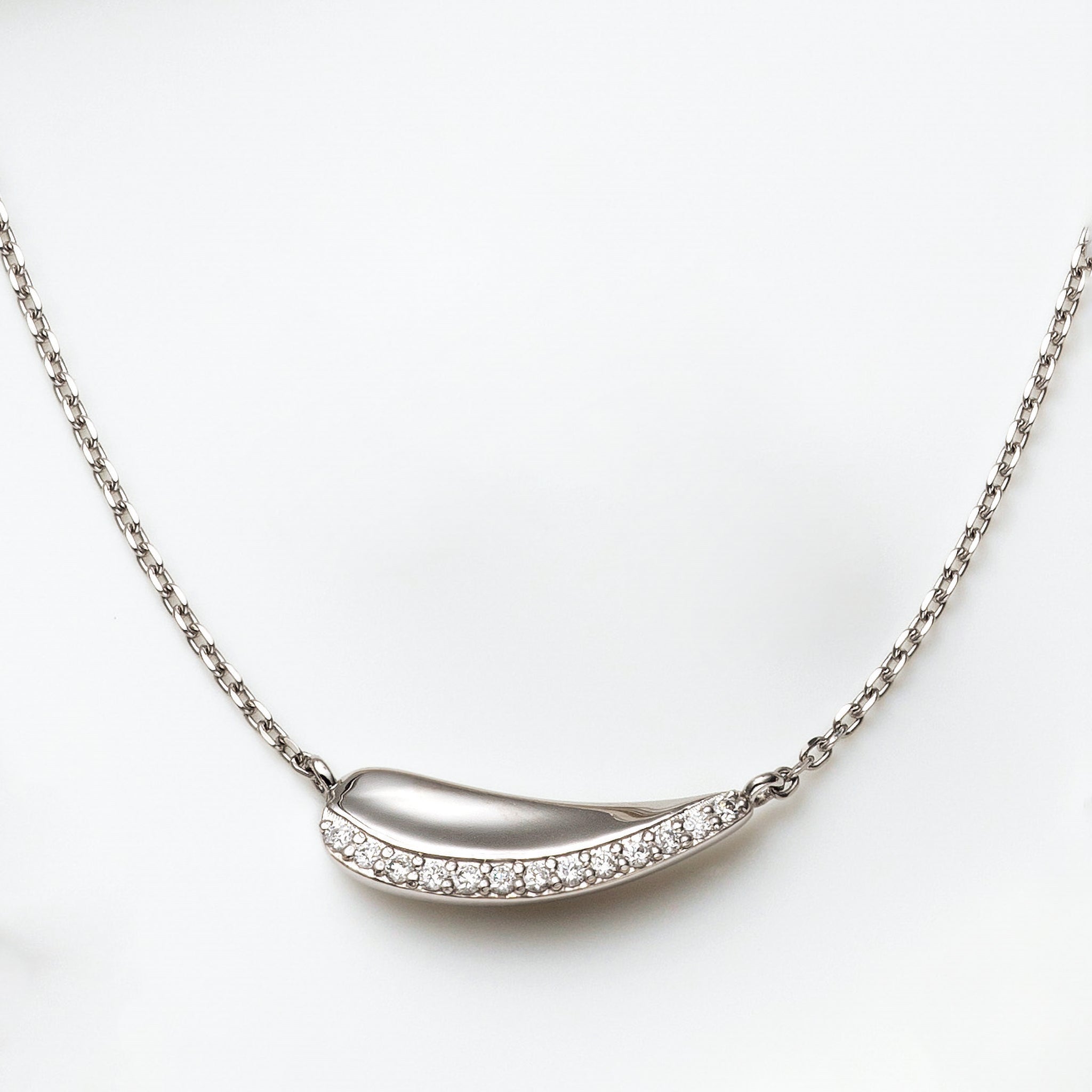 ダイヤモンド プラチナネックレス(4月誕生石)《25N01909》