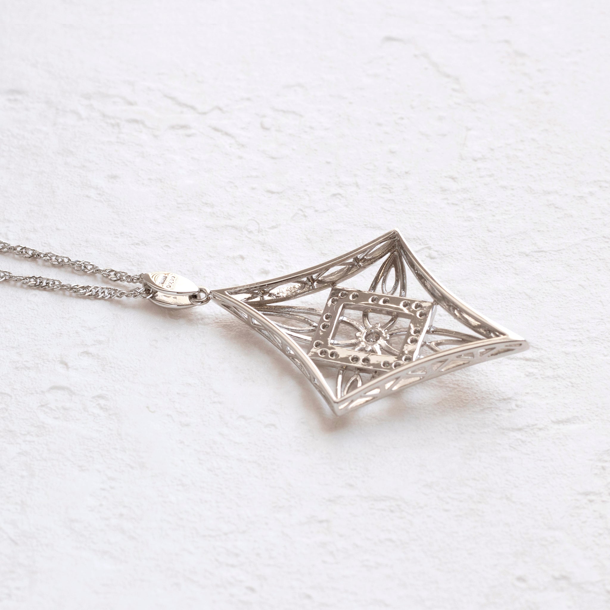 ダイヤモンド プラチナネックレス(ロング/60cm/4月誕生石/鑑別書付)《25N01910》