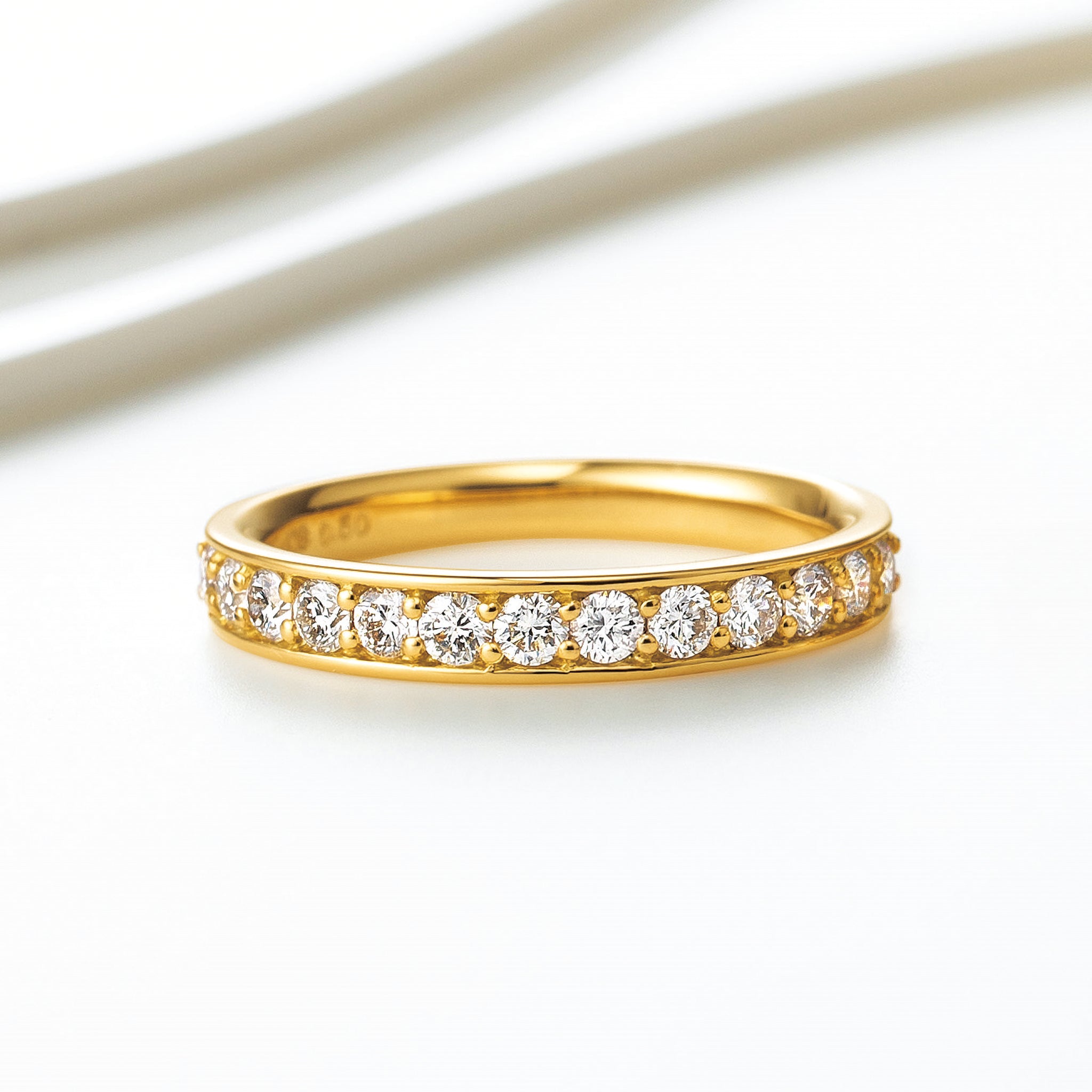 ダイヤモンド K18リング(計0.5カラット/ハーフエタニティ/4月誕生石/鑑別書付)《25N02001-YG》