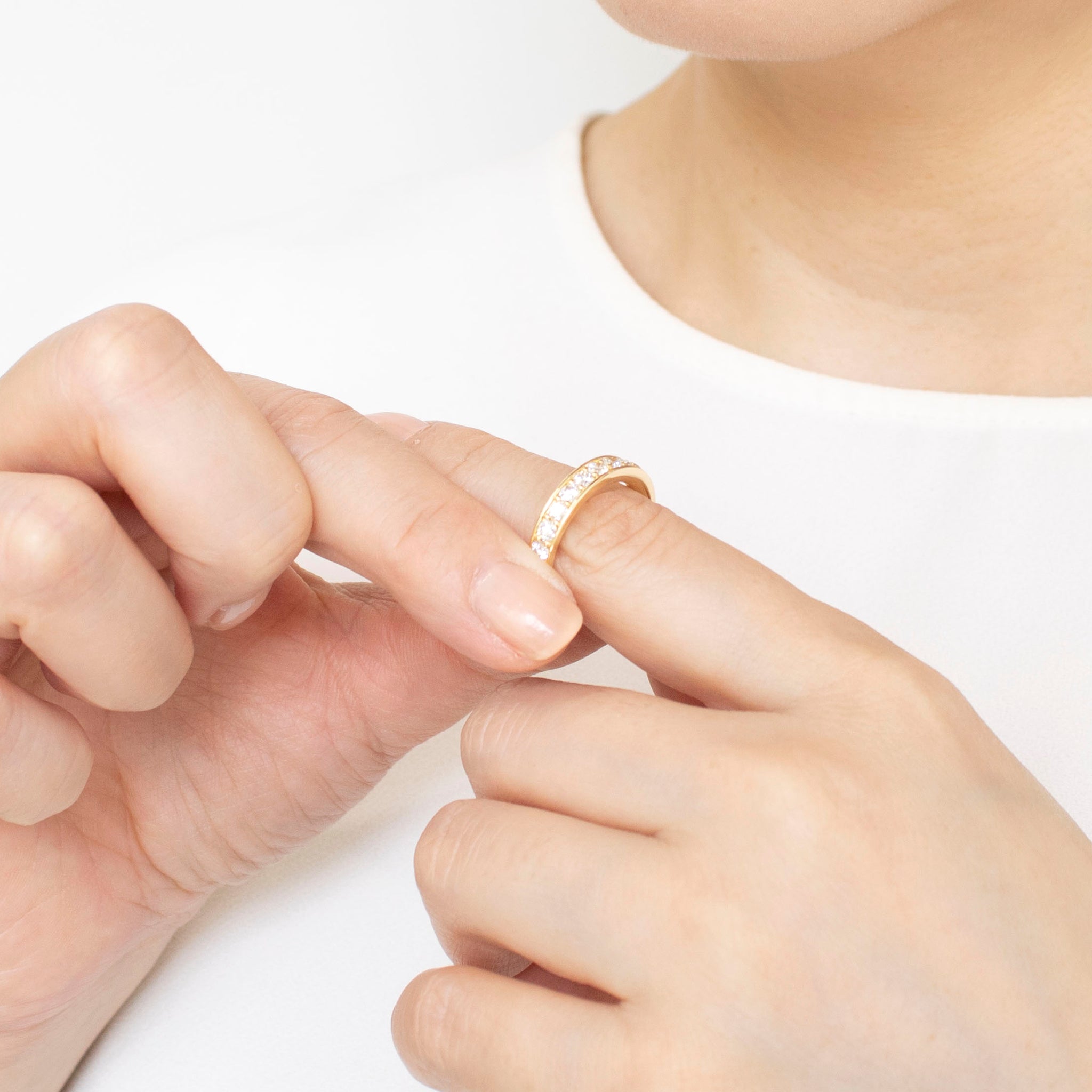 ダイヤモンド K18リング(計0.7カラット/ハーフエタニティ/4月誕生石/鑑別書付)《25N02003-YG》