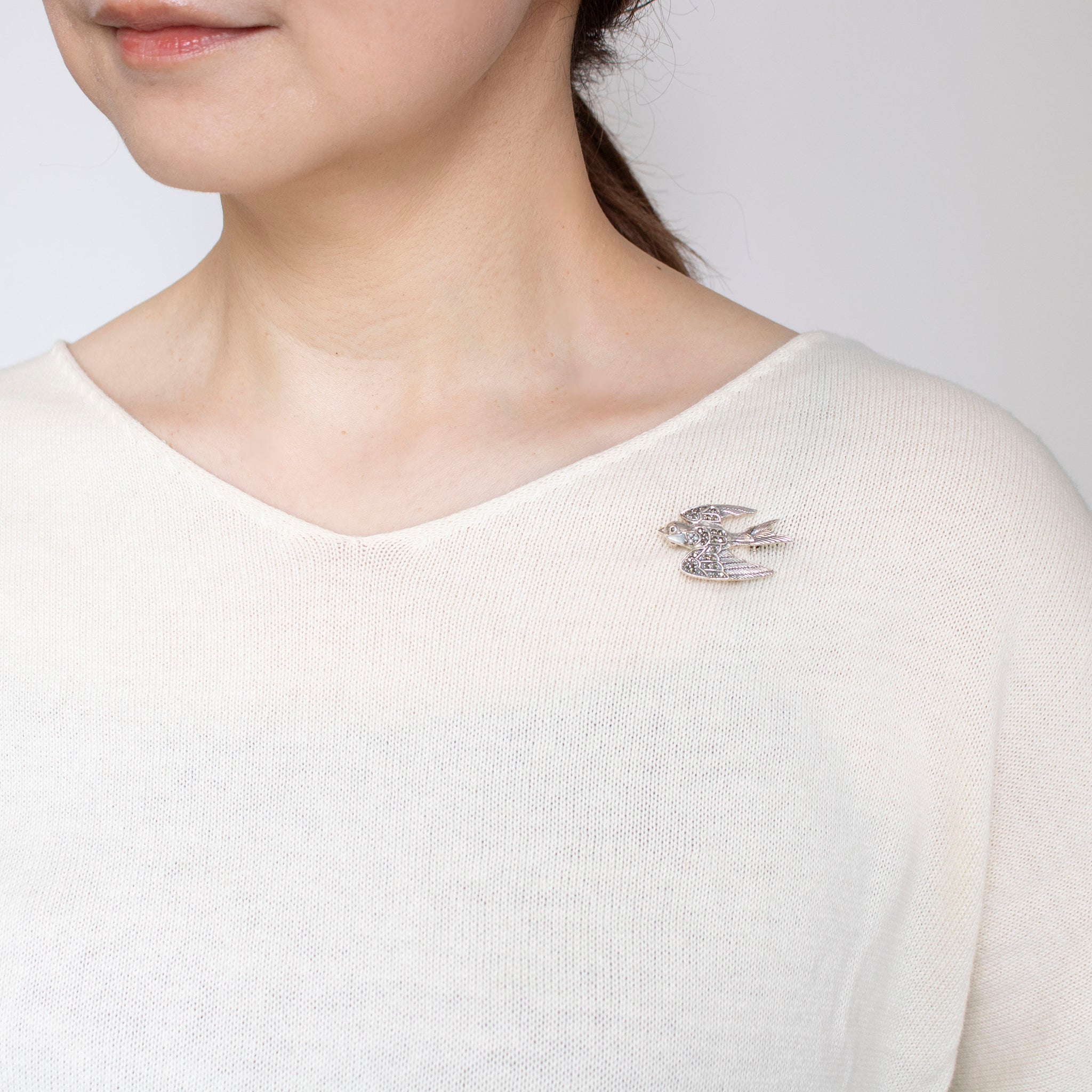 シェル/パール シルバーブローチ(淡水真珠/ツバメモチーフ)《25N02105》