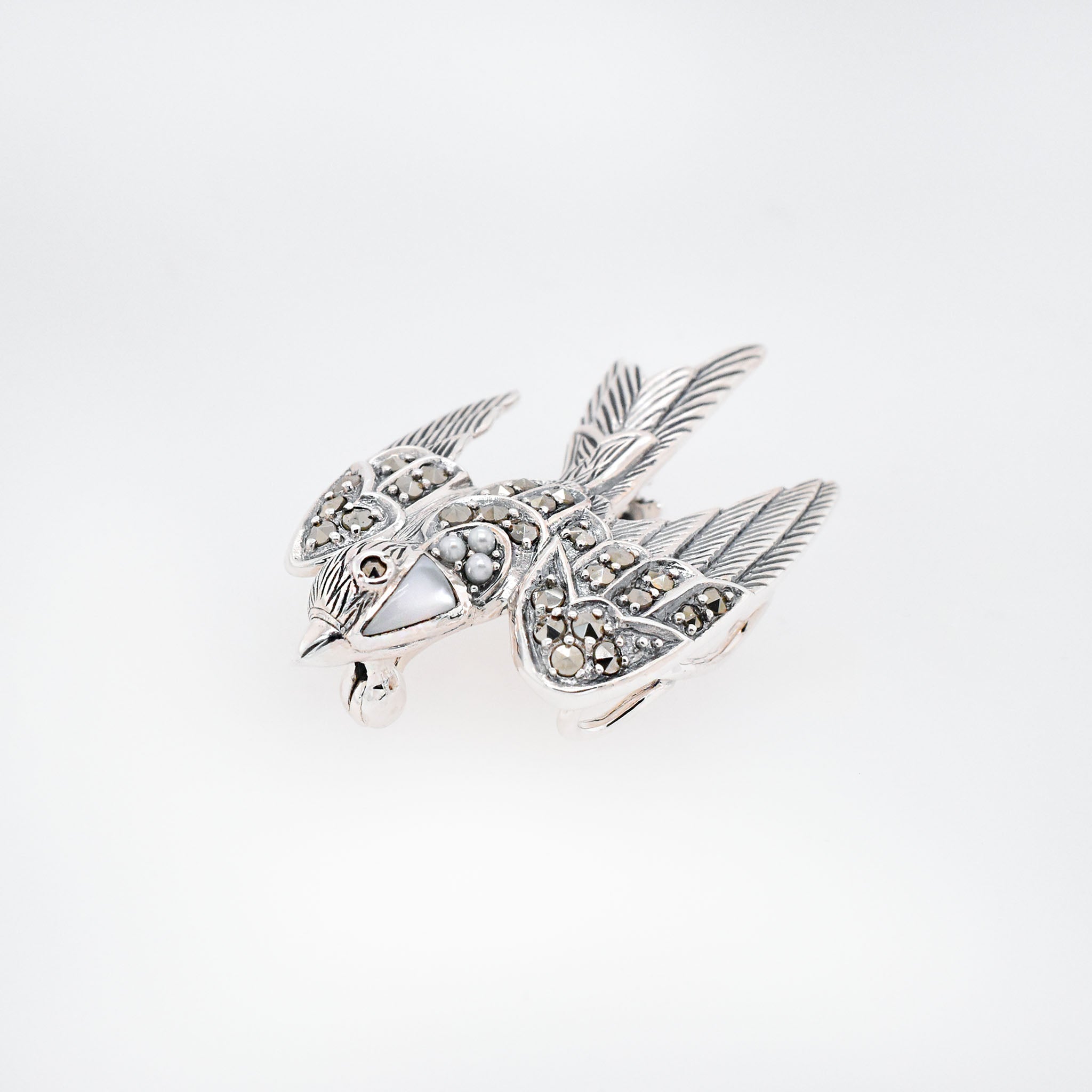 シェル/パール シルバーブローチ(淡水真珠/ツバメモチーフ)《25N02105》