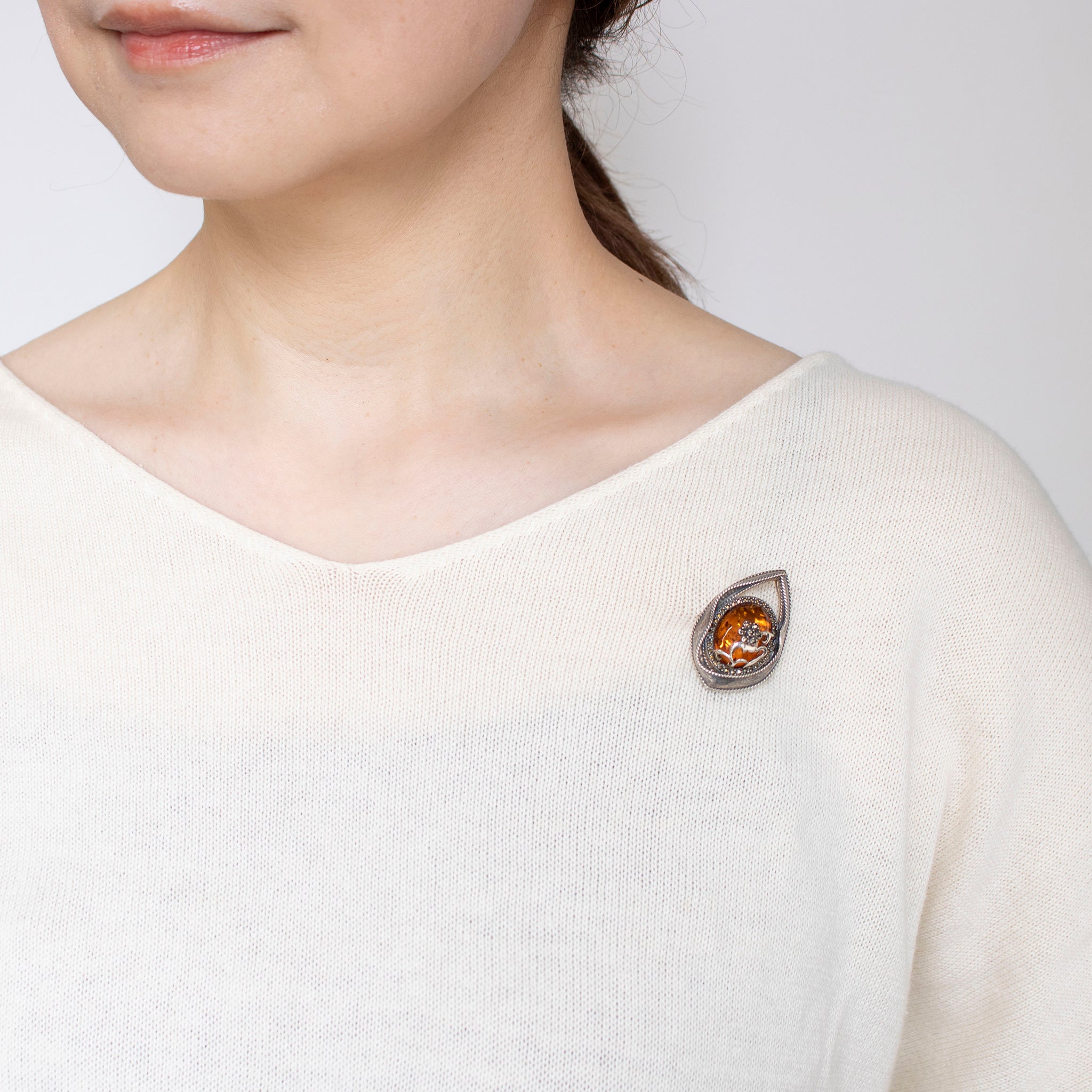 琥珀(こはく)/マルカジット シルバーブローチ兼ペンダントトップ《25N02107》