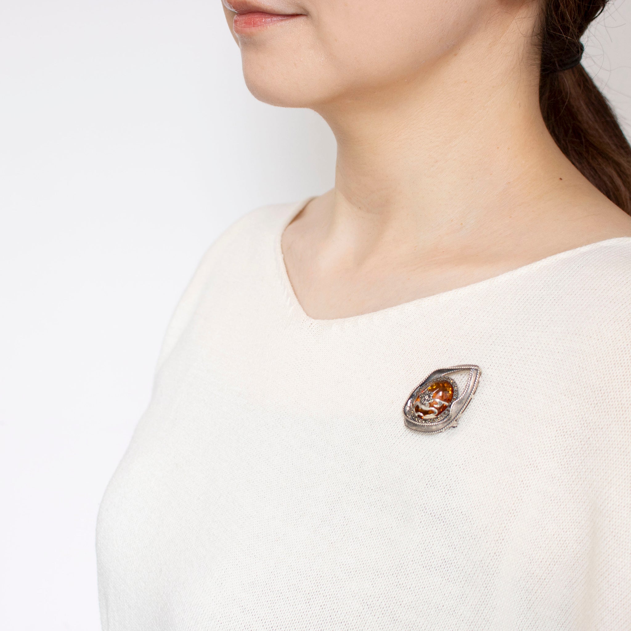 琥珀(こはく)/マルカジット シルバーブローチ兼ペンダントトップ《25N02107》