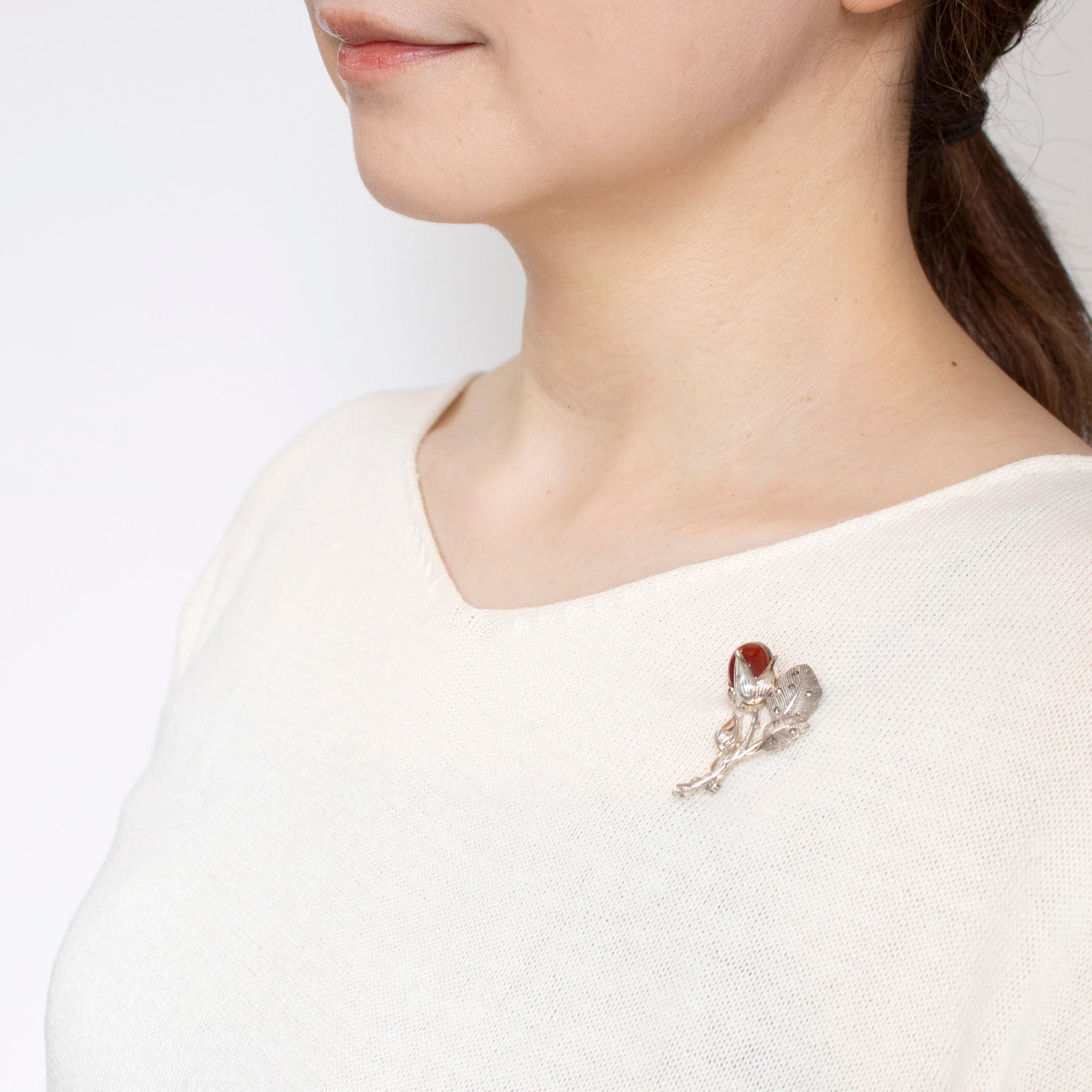 カーネリアン/マルカジット シルバーブローチ兼ペンダントトップ(木の実モチーフ)《25N02112》