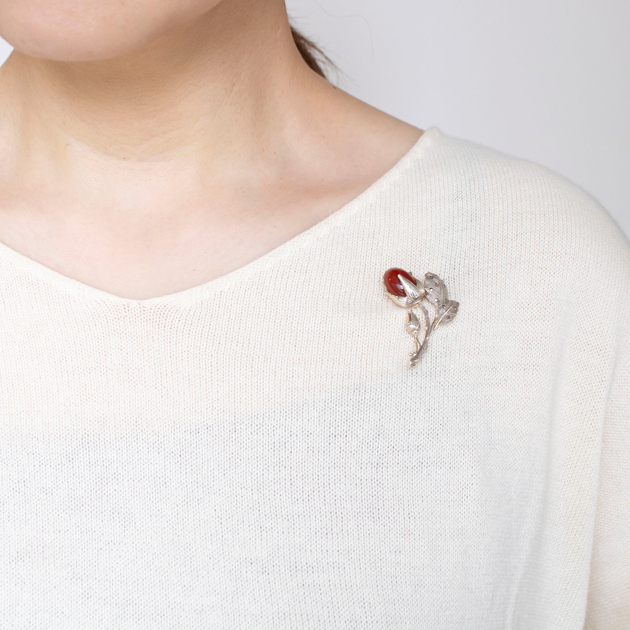 カーネリアン/マルカジット シルバーブローチ兼ペンダントトップ(木の実モチーフ)《25N02112》