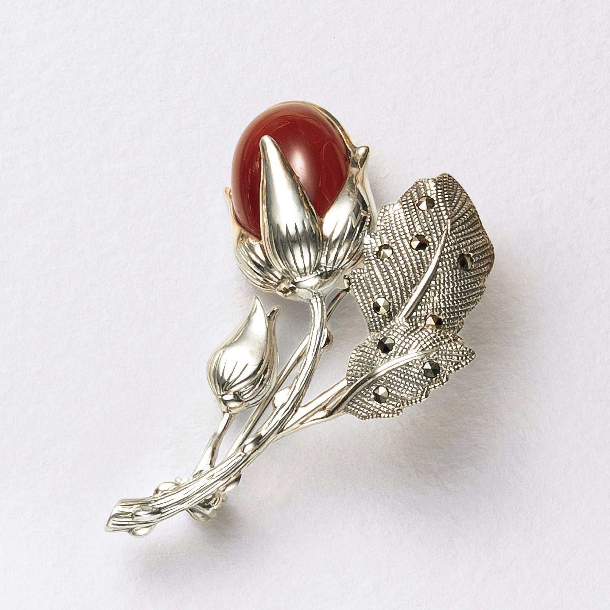 カーネリアン/マルカジット シルバーブローチ兼ペンダントトップ(木の実モチーフ)《25N02112》