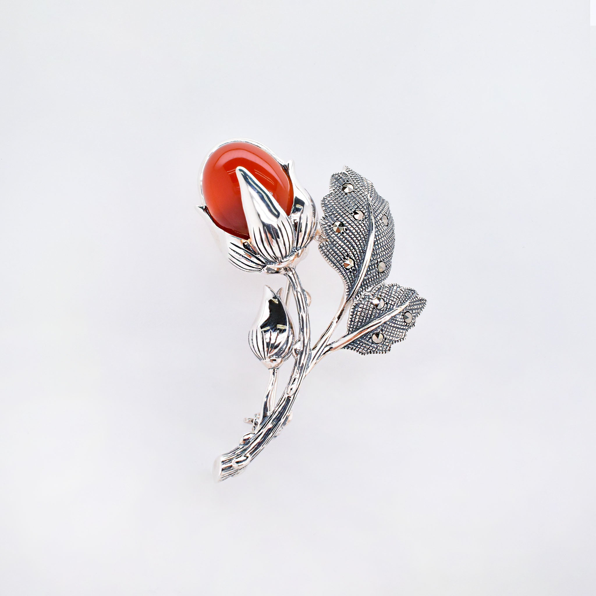 カーネリアン/マルカジット シルバーブローチ兼ペンダントトップ(木の実モチーフ)《25N02112》