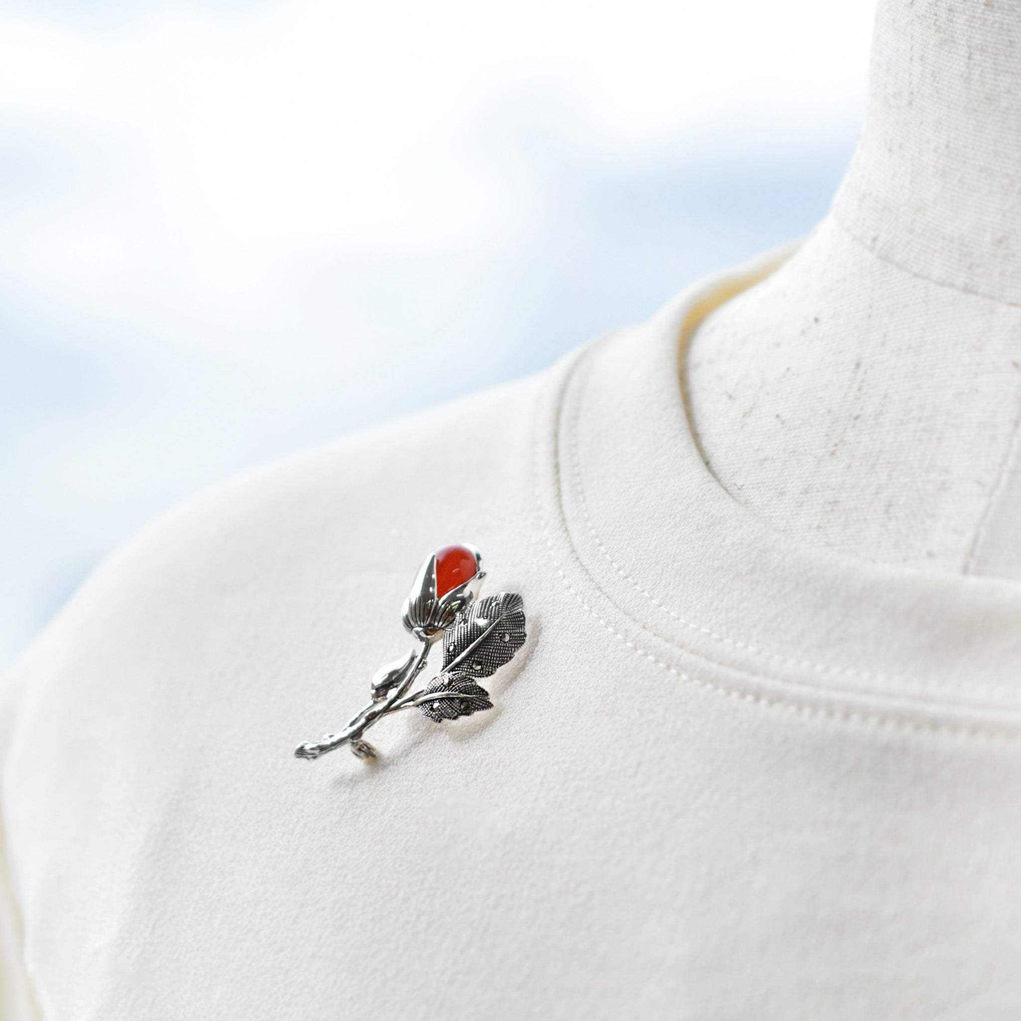 カーネリアン/マルカジット シルバーブローチ兼ペンダントトップ(木の実モチーフ)《25N02112》