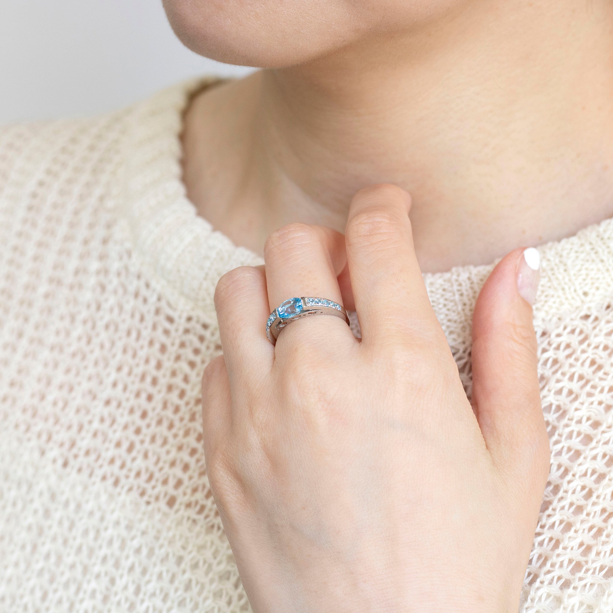 ブルートパーズ プラチナリング(11月誕生石)《25N02305》