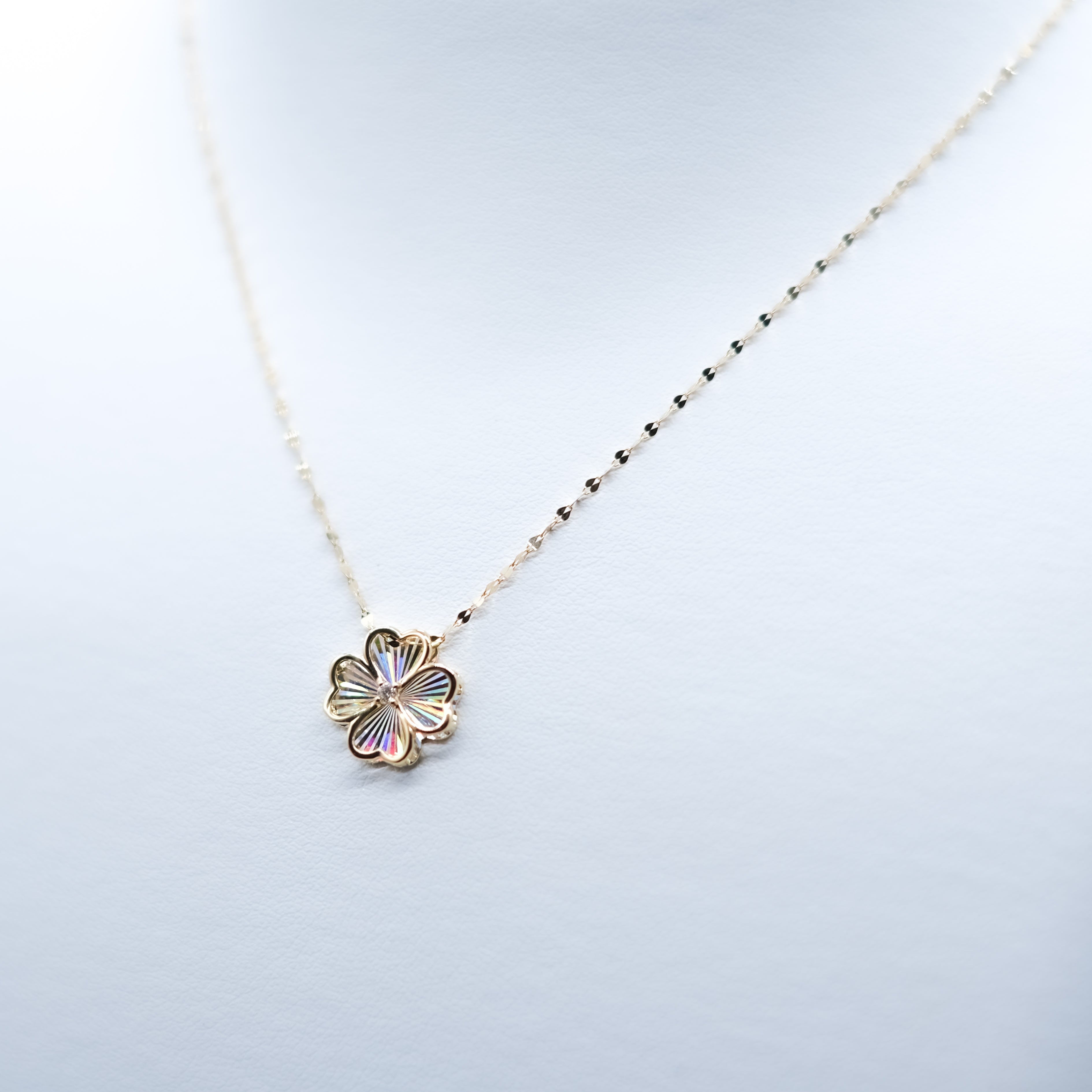 【限定5点】ダイヤモンド K18ネックレス(クローバーモチーフ)《25N02411》