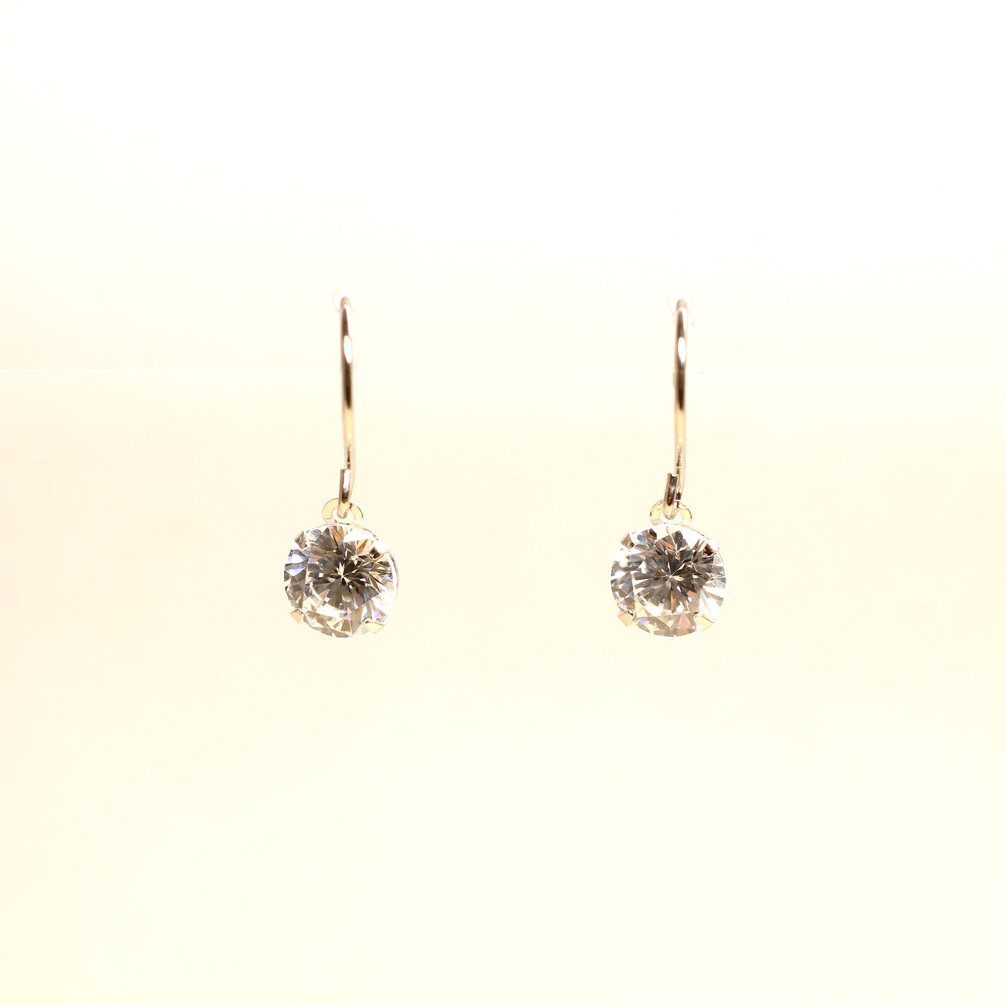 キュービックジルコニア プラチナピアス《25N02507》