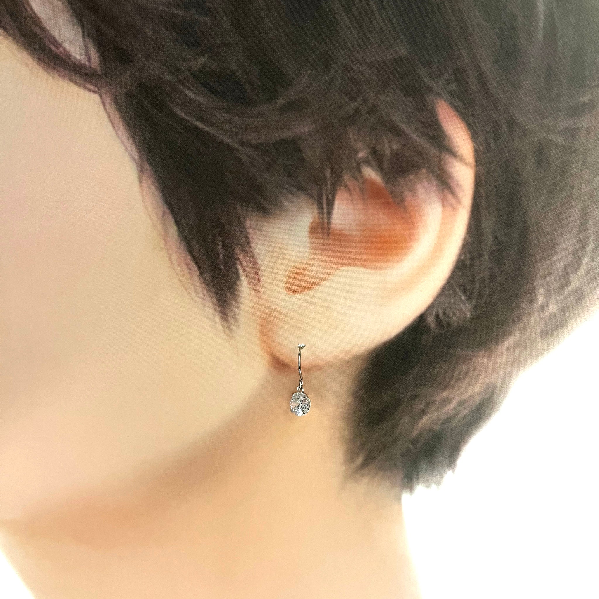 キュービックジルコニア プラチナピアス《25N02507》