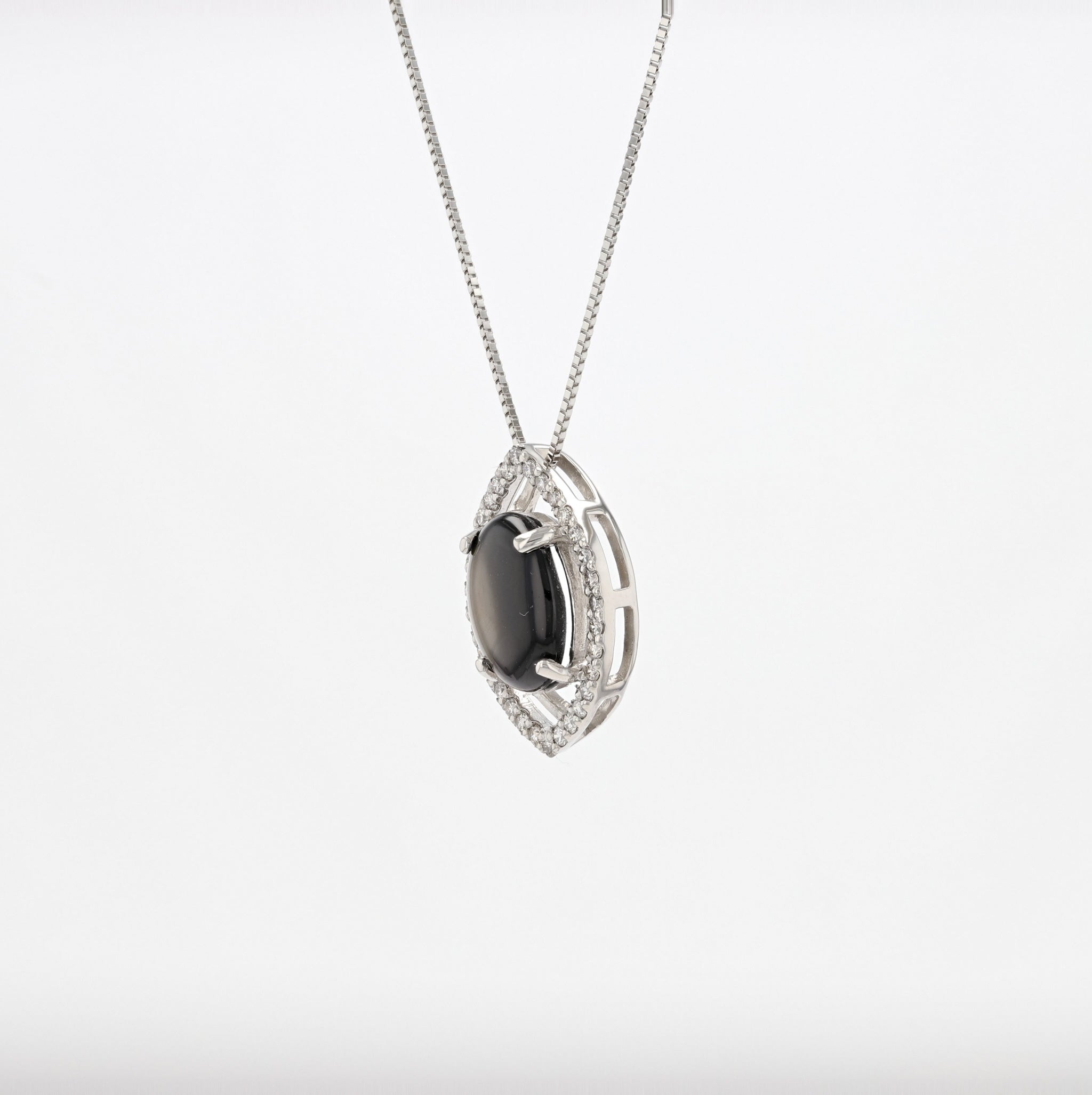 ブラックスターサファイア/ダイヤモンド プラチナネックレス(2.0カラット/9月誕生石)《25N02706》