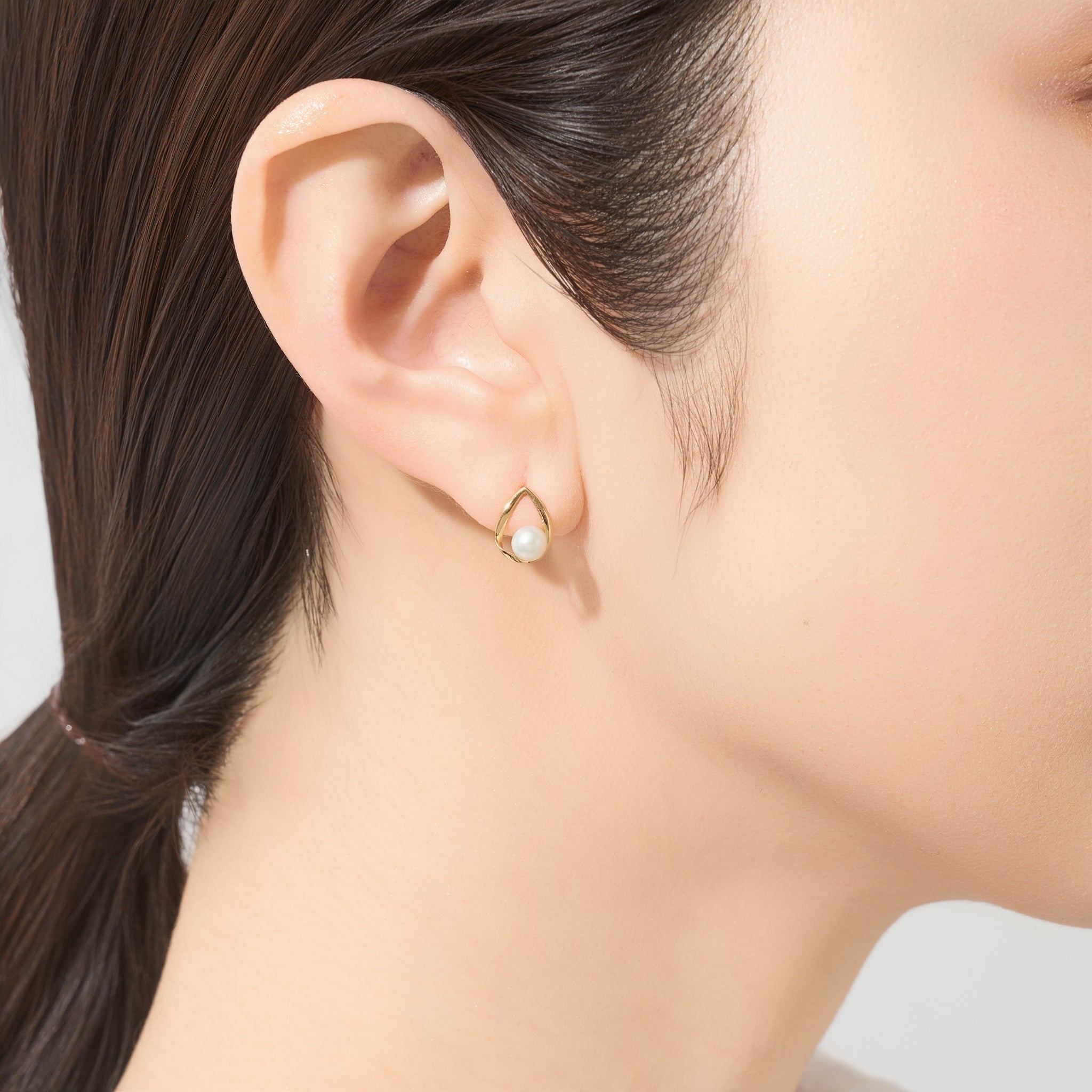 パール K18ピアス(淡水真珠/4mm/6月誕生石)《25N02804》