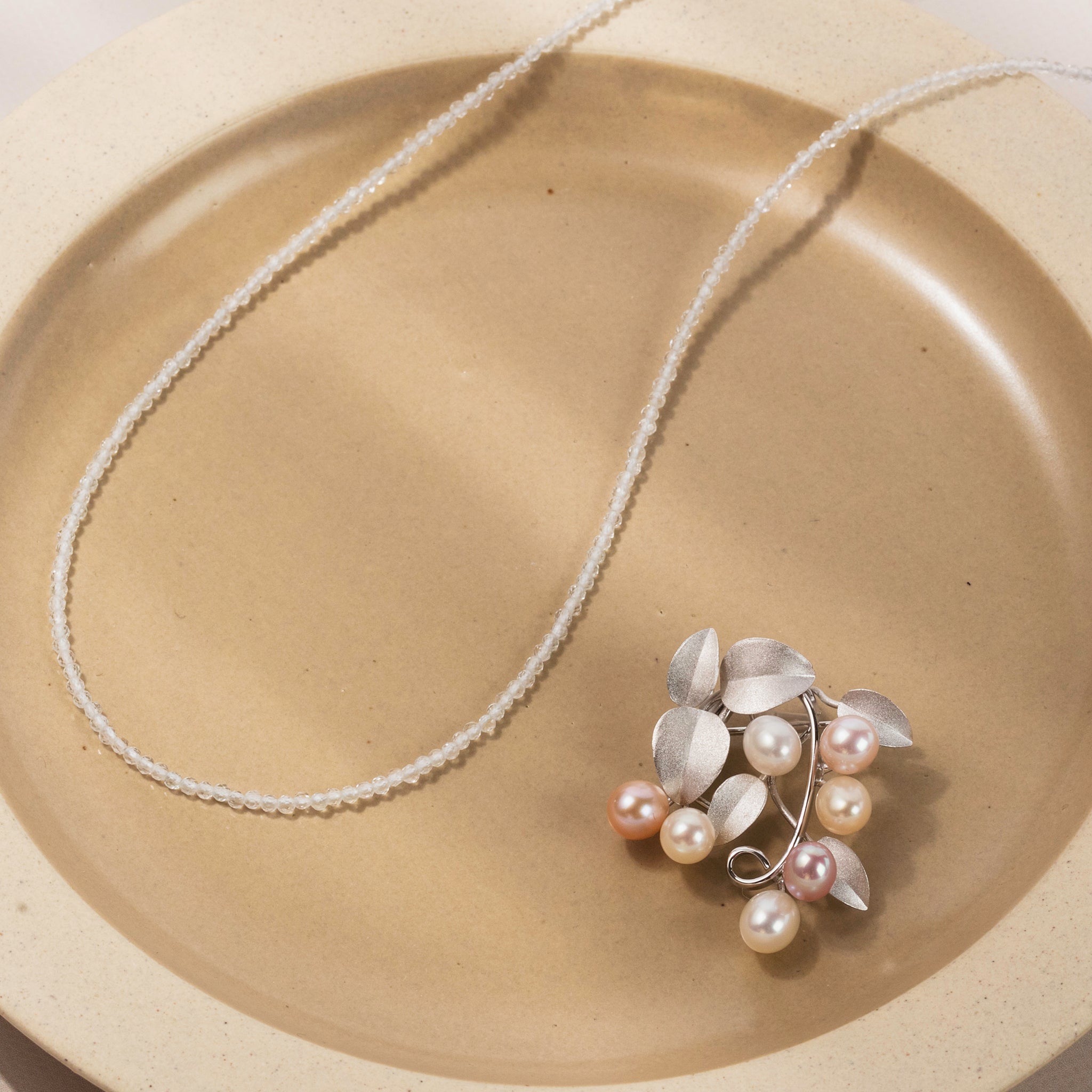 パール/ホワイトトパーズ シルバーネックレス兼ブローチ(淡水真珠/5mm/6月誕生石)《25N02805》