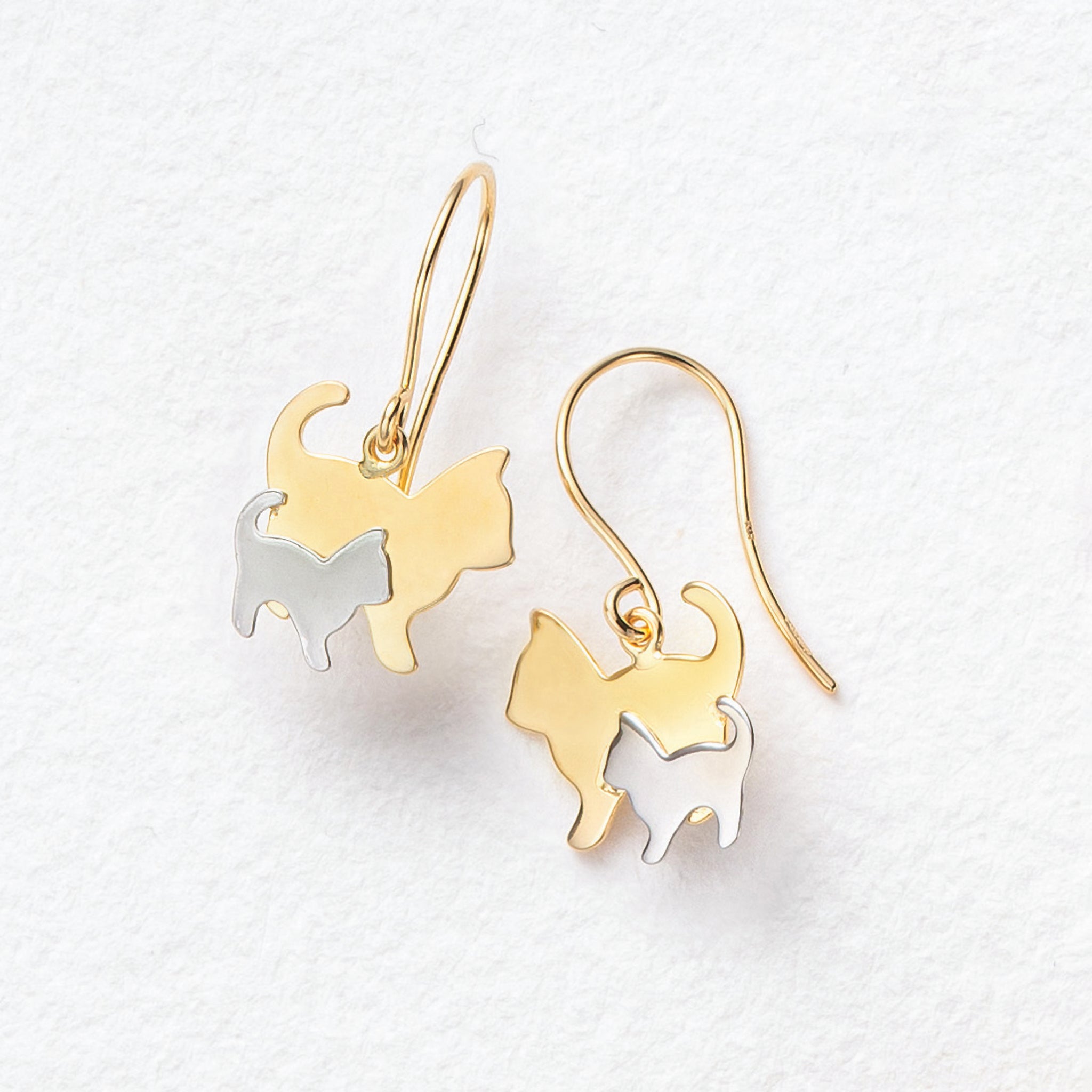 プラチナ/K18ピアス(コンビカラー/ネコモチーフ)《25N02904》
