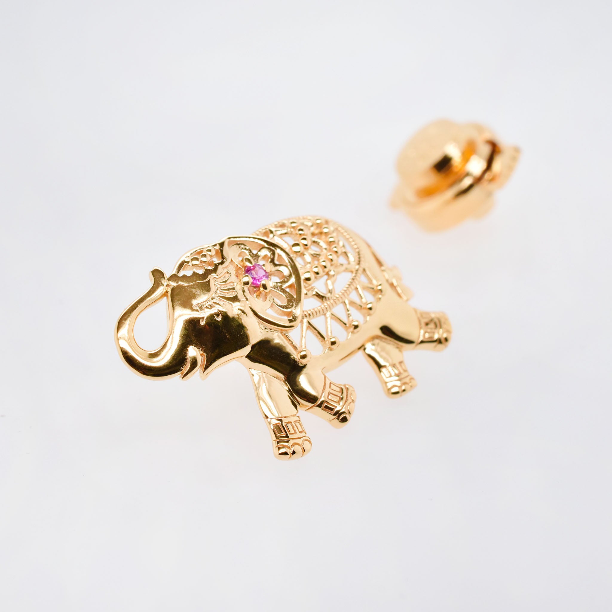ルビー シルバーブローチ(ゾウモチーフ/7月誕生石)《25N02906》