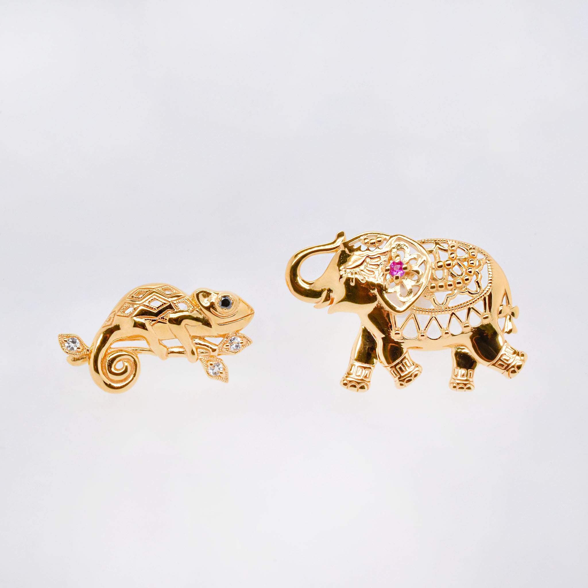 ルビー シルバーブローチ(ゾウモチーフ/7月誕生石)《25N02906》