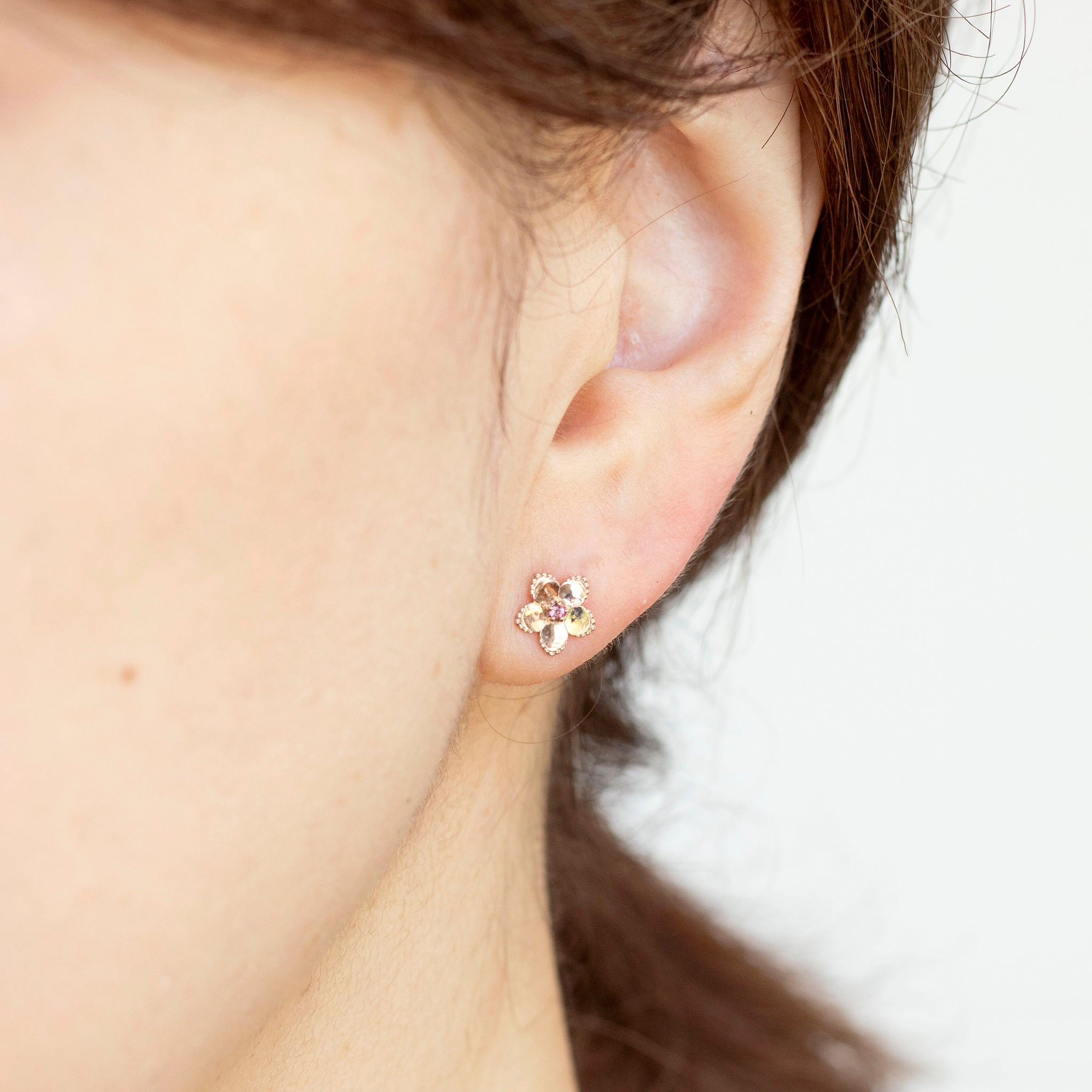 ピンクトルマリン K10ピアス(フラワーモチーフ/10月誕生石)《25N02912》