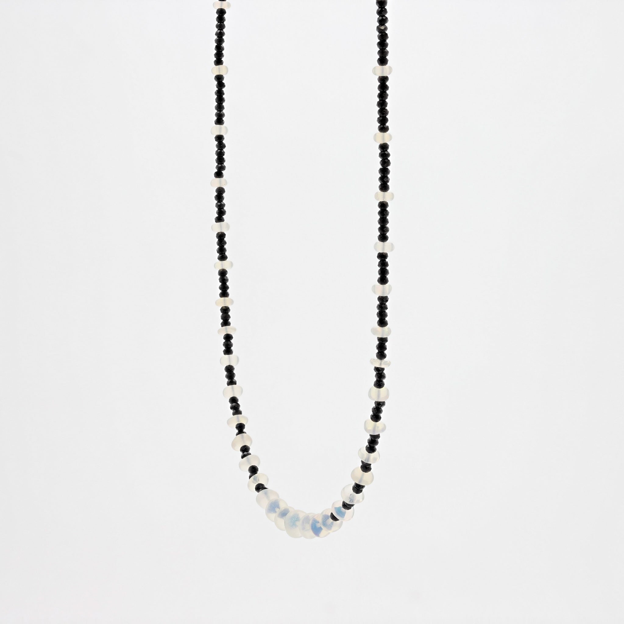 オパール/ブラックスピネル シルバーネックレス(ロング/70cm)《25N03008》