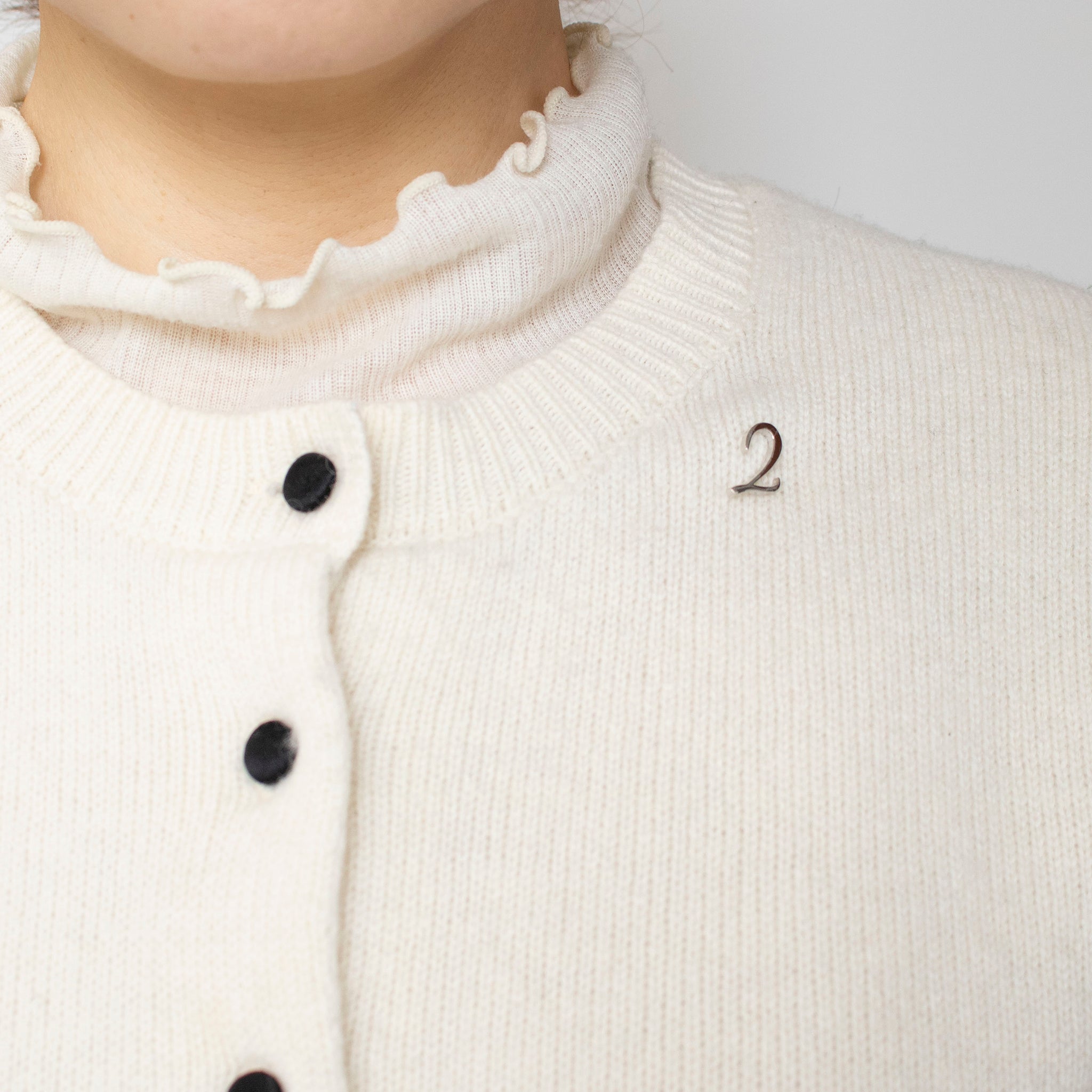 シルバーブローチ(2/数字モチーフ)《25N03606-2》