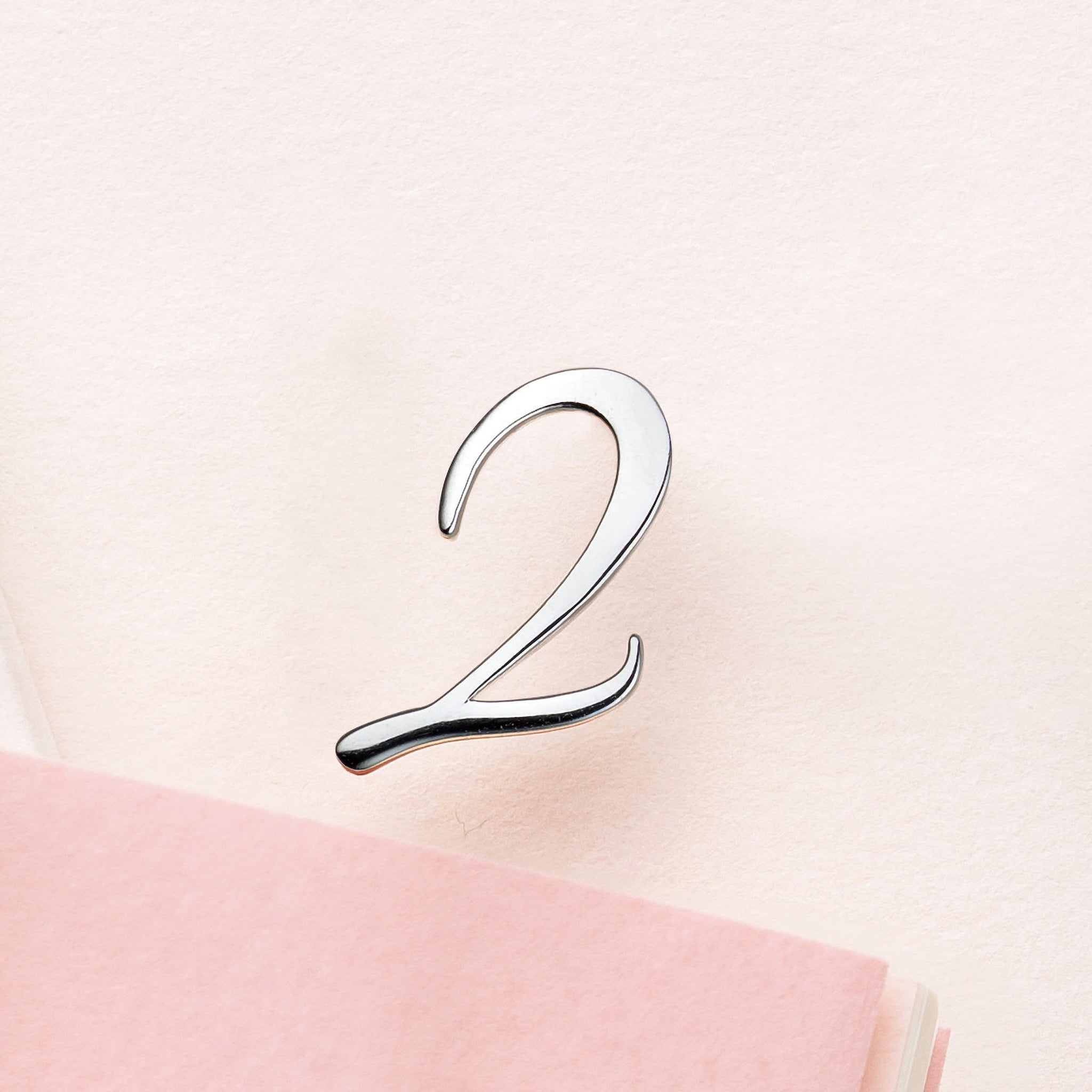 シルバーブローチ(2/数字モチーフ)《25N03606-2》