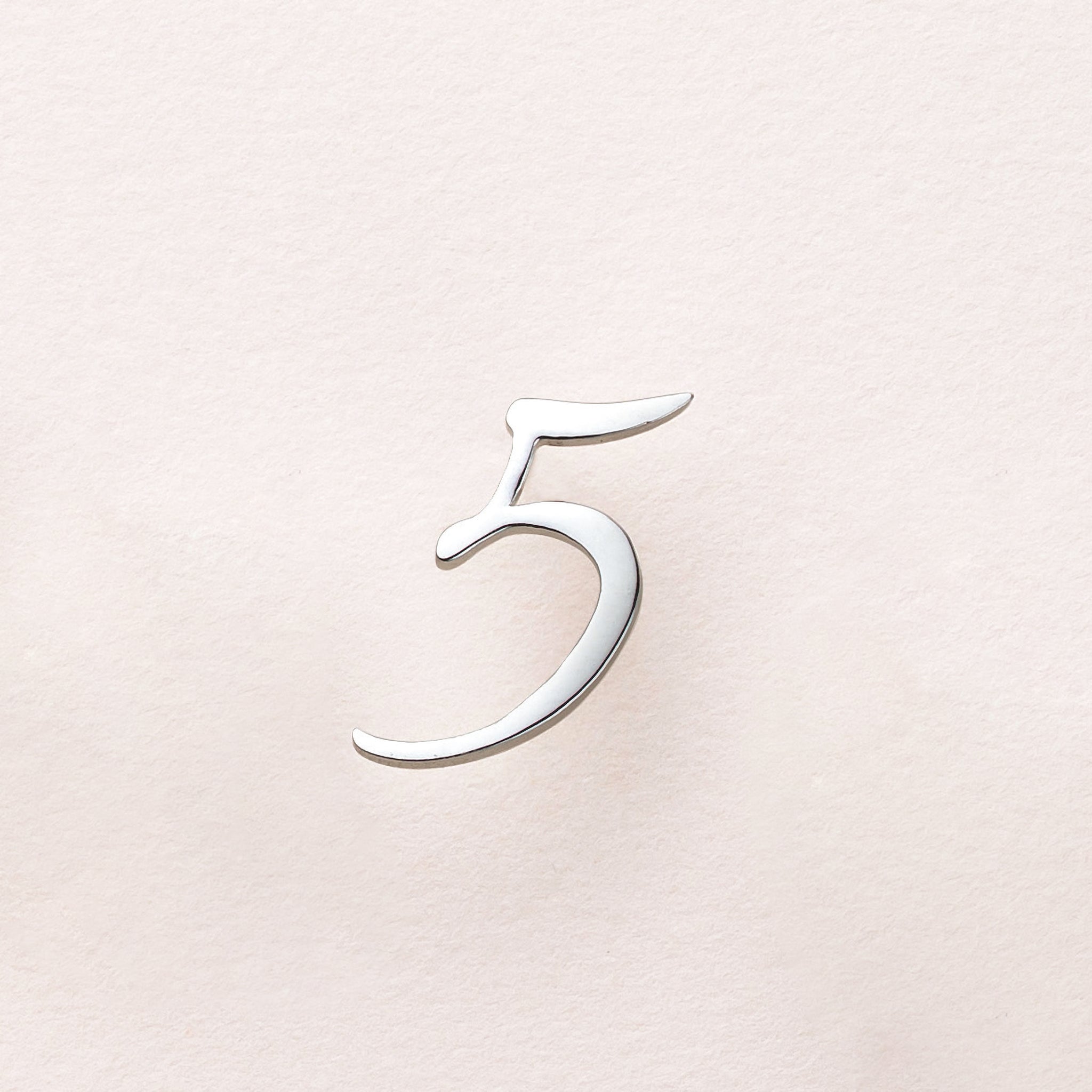 シルバーブローチ(5/数字モチーフ)《25N03606-5》