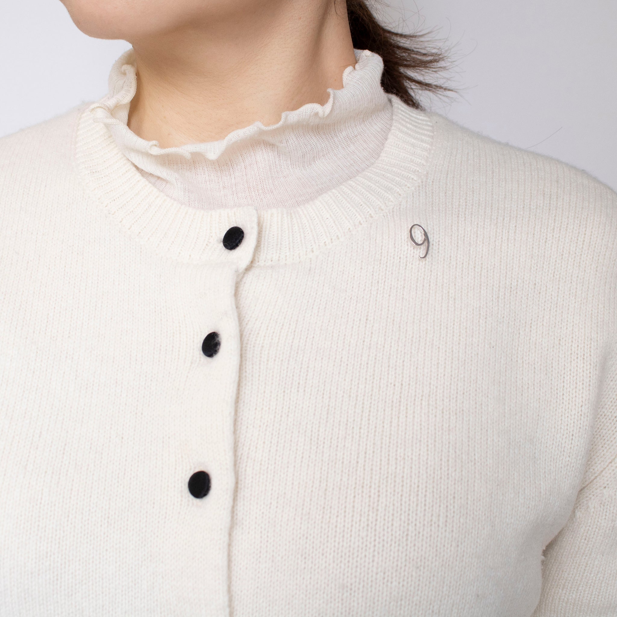 シルバーブローチ(9/数字モチーフ)《25N03606-9》