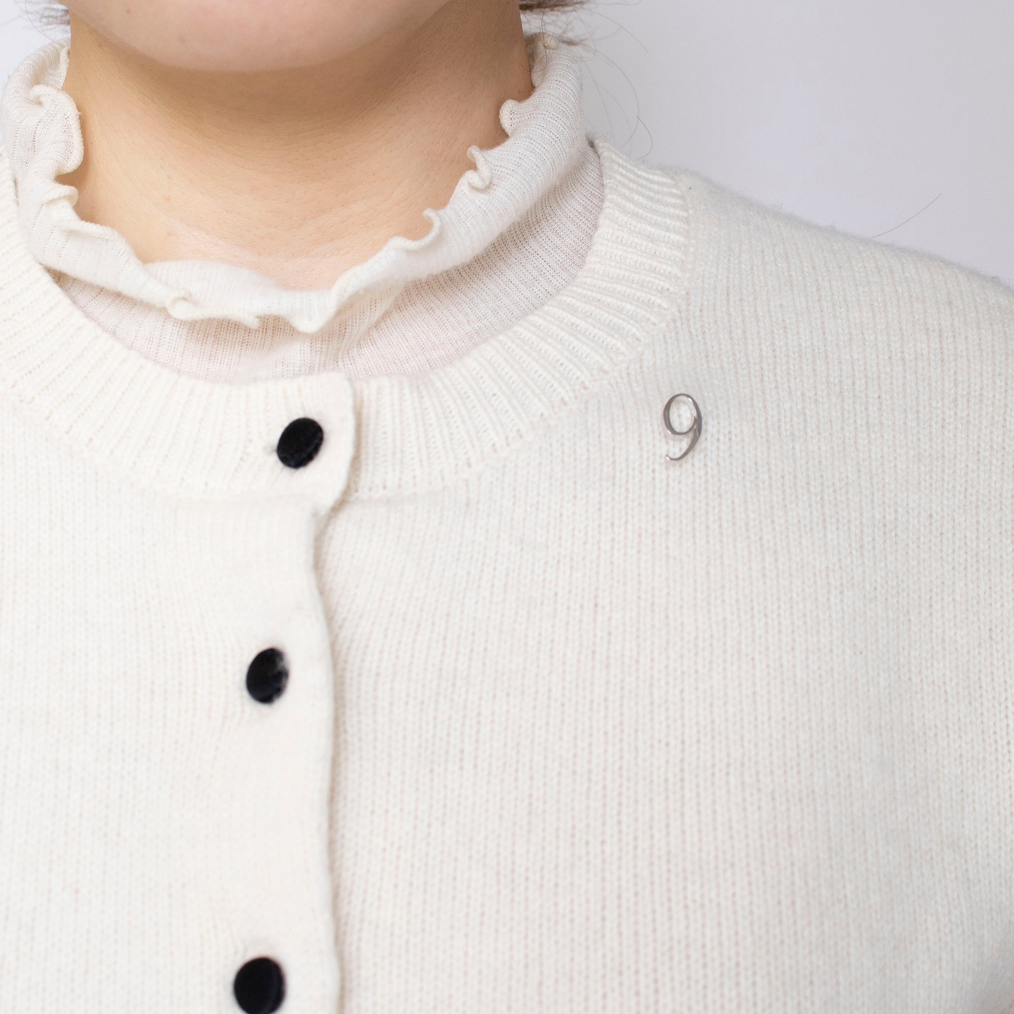 シルバーブローチ(9/数字モチーフ)《25N03606-9》