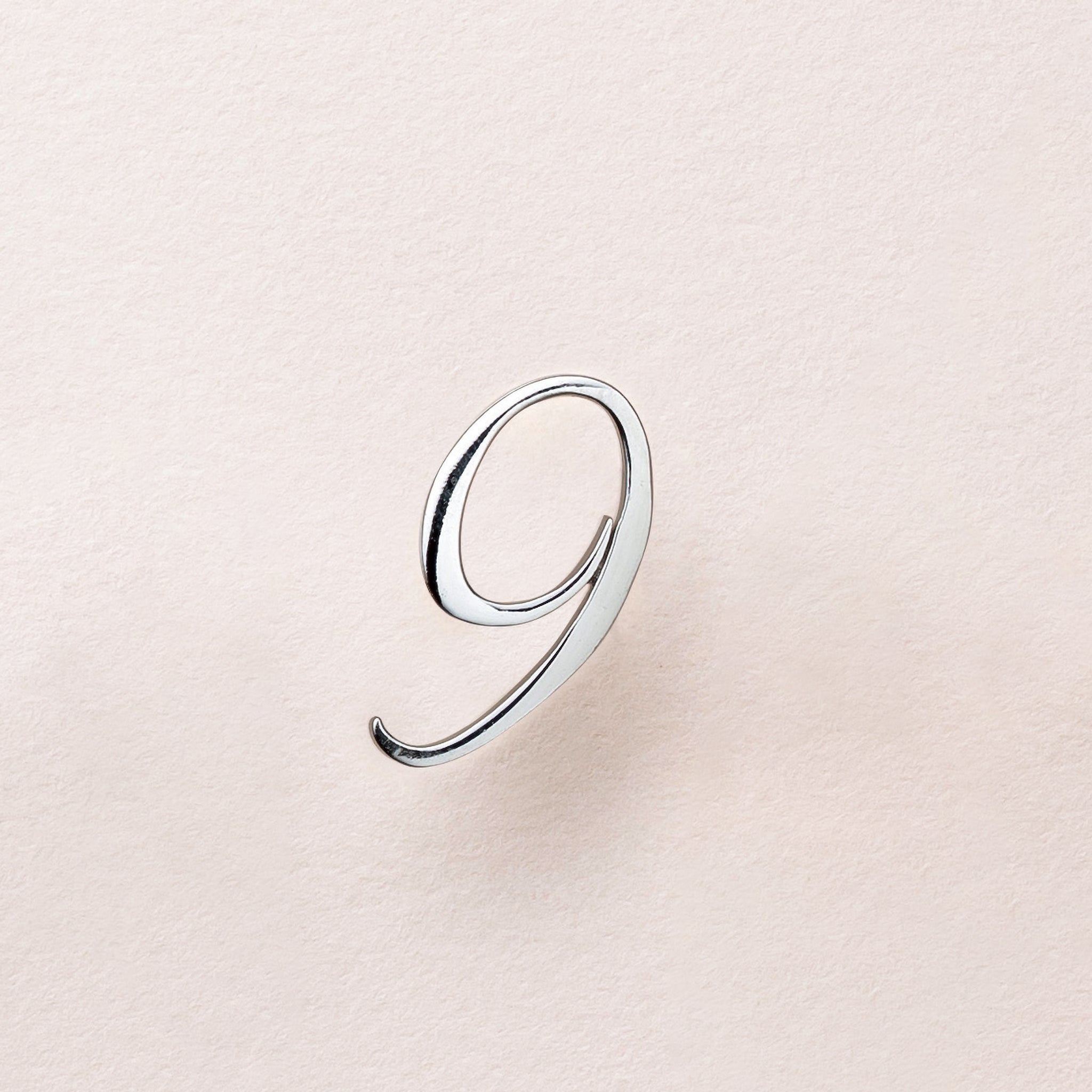 シルバーブローチ(9/数字モチーフ)《25N03606-9》