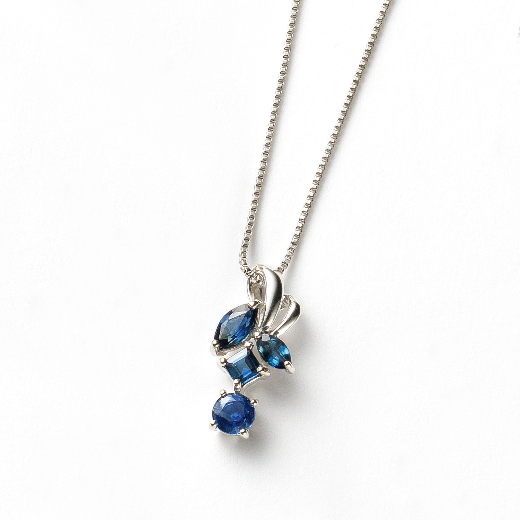 【限定1点】サファイア プラチナネックレス(9月誕生石)《25T10141》