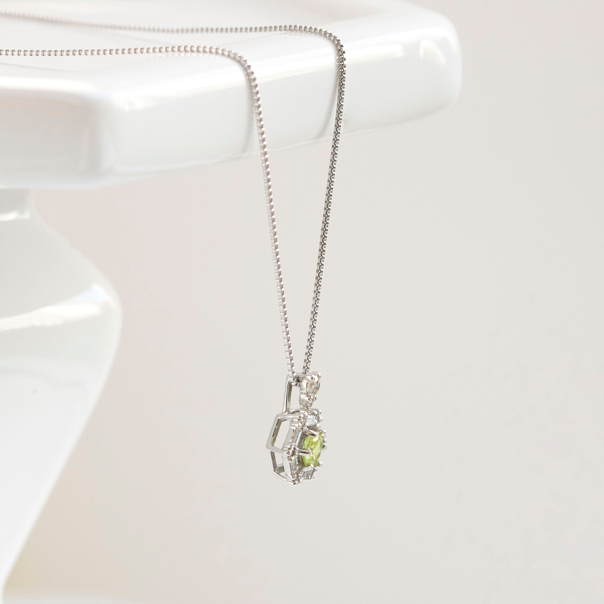 【限定1点】スフェーン/ダイヤモンド プラチナネックレス(8月誕生石)《25T10143》