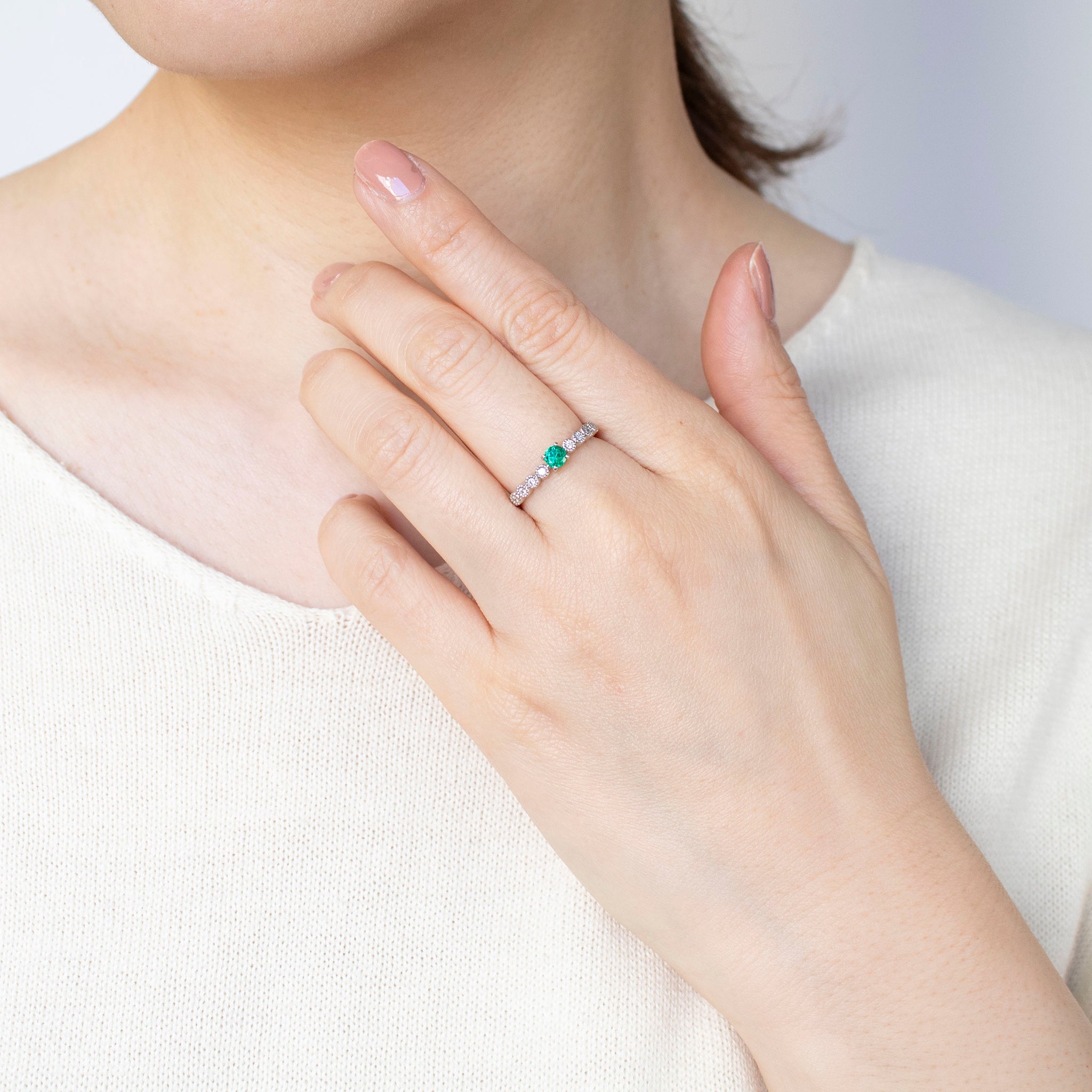 エメラルド/ダイヤモンド プラチナリング(ミル打ち風/5月誕生石)《25T10146》