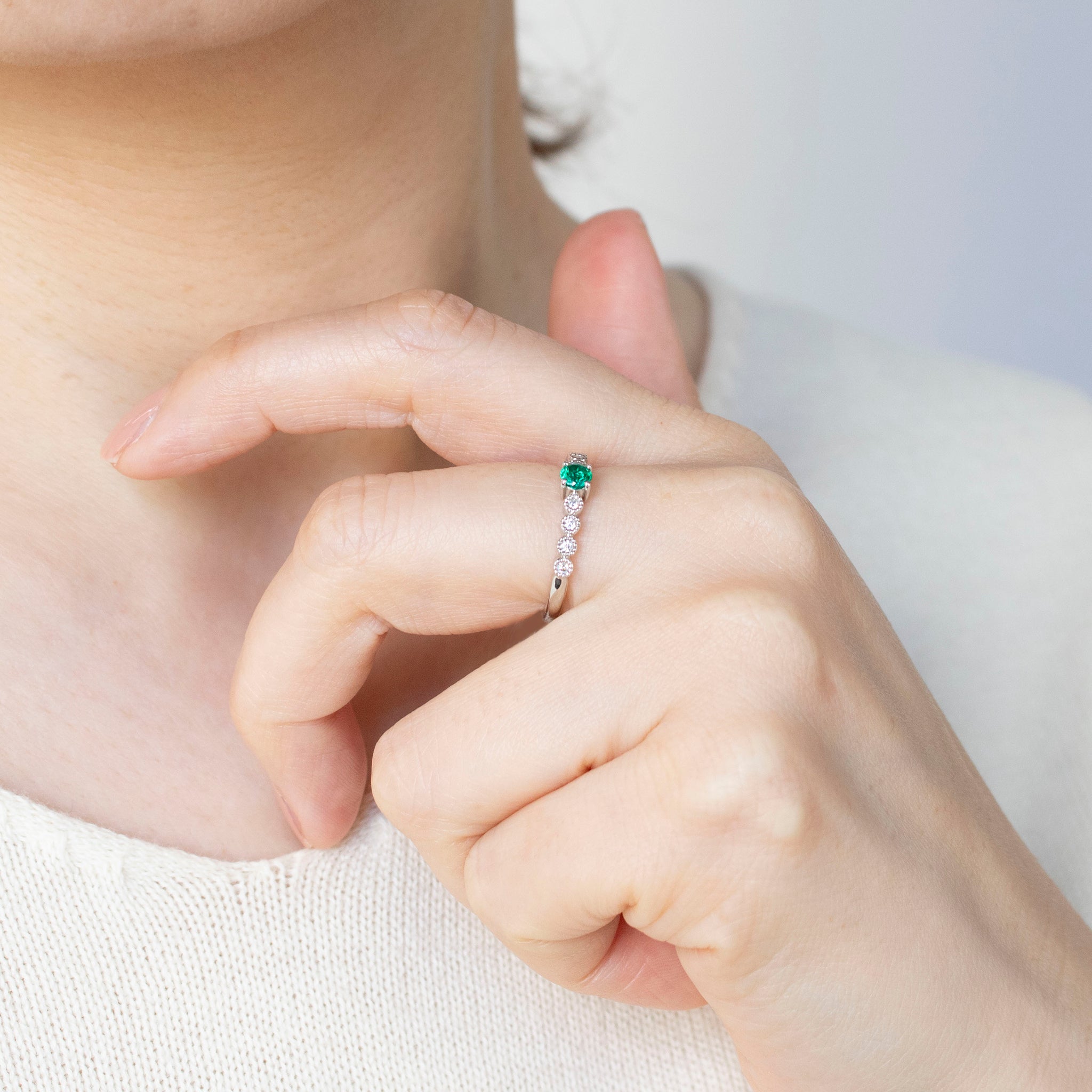 エメラルド/ダイヤモンド プラチナリング(ミル打ち風/5月誕生石)《25T10146》