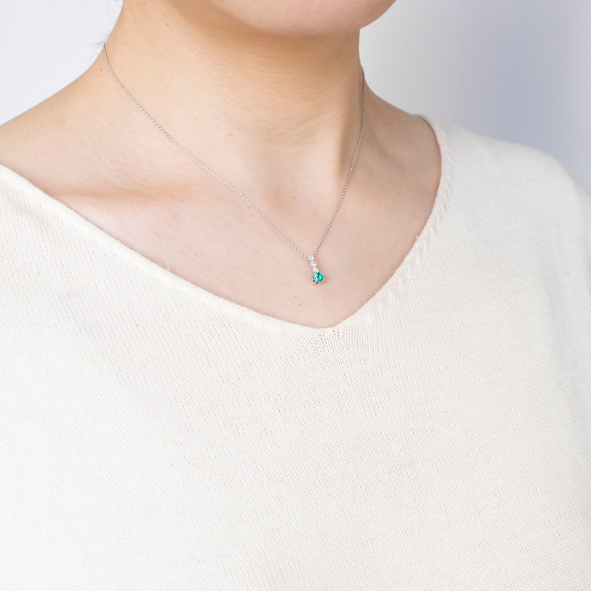 エメラルド/ダイヤモンド プラチナネックレス(ミル打ち風/5月誕生石)《25T10147》