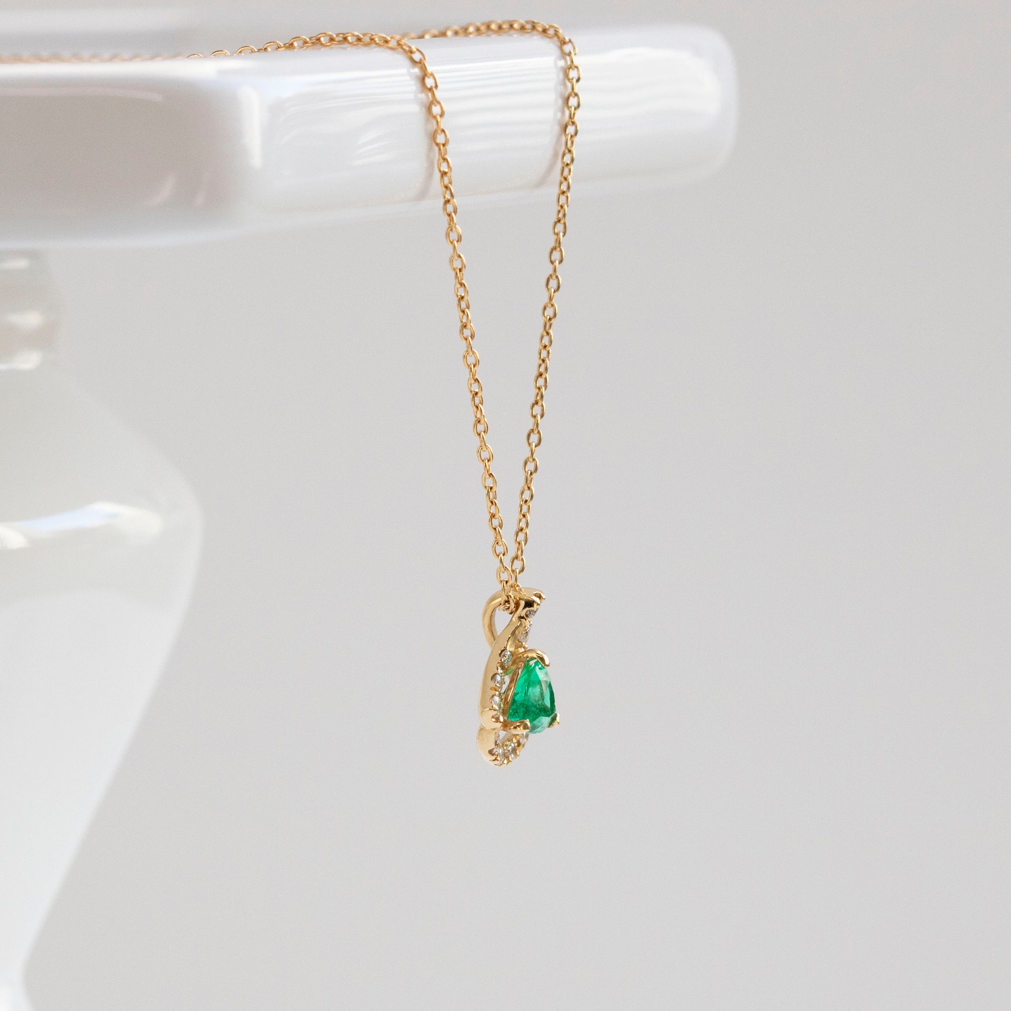 エメラルド/ダイヤモンド K18ネックレス(5月誕生石)《25T10148》