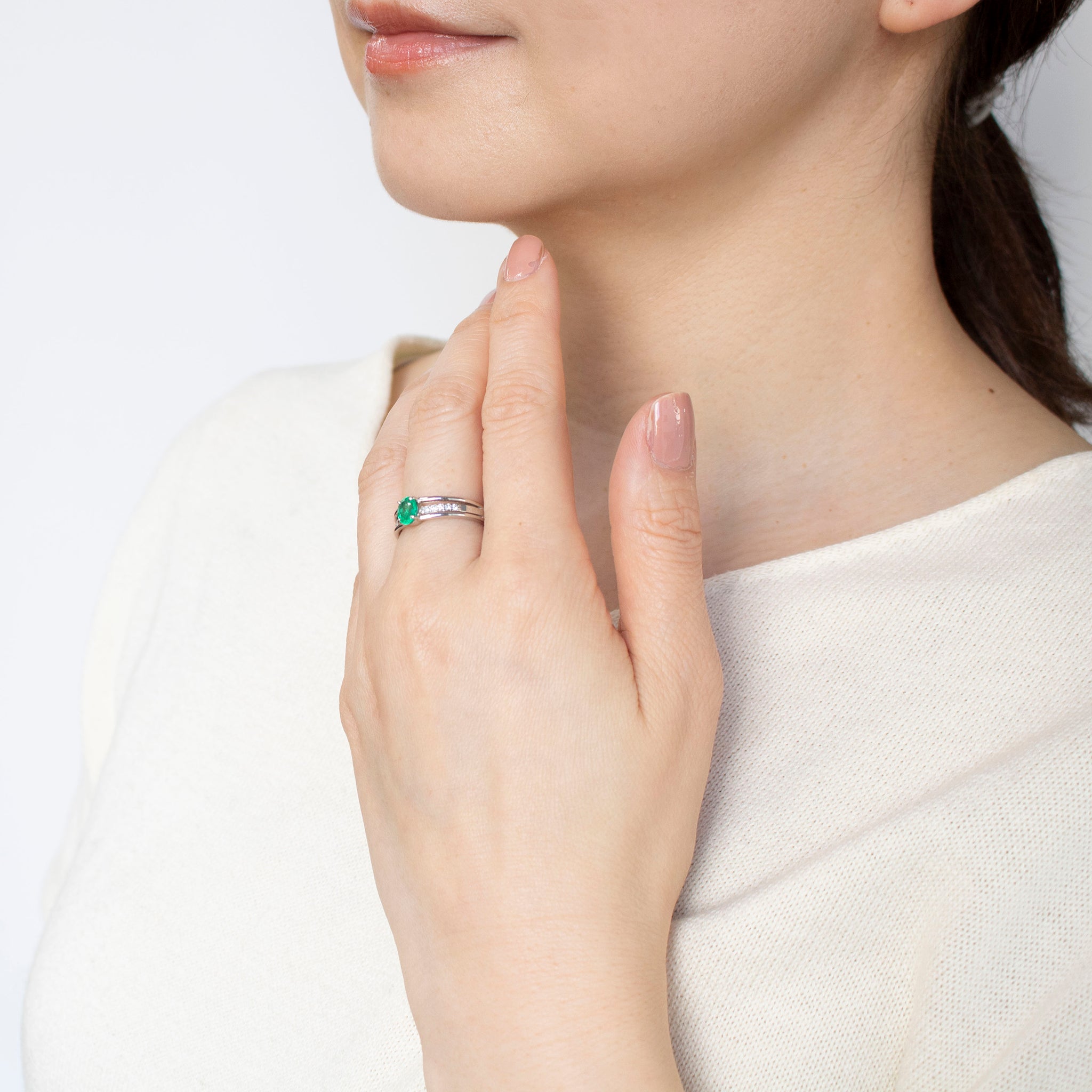 エメラルド/ダイヤモンド プラチナリング(0.57カラット/5月誕生石/鑑別書付)《25T10151》