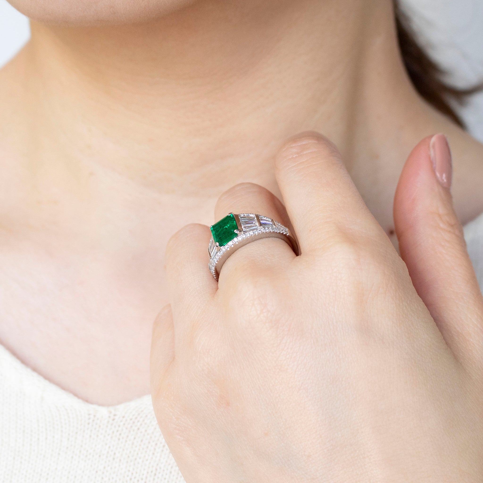 【限定1点】エメラルド/ダイヤモンド プラチナリング(1.16カラット/5月誕生石/鑑別書付)《25T10152》